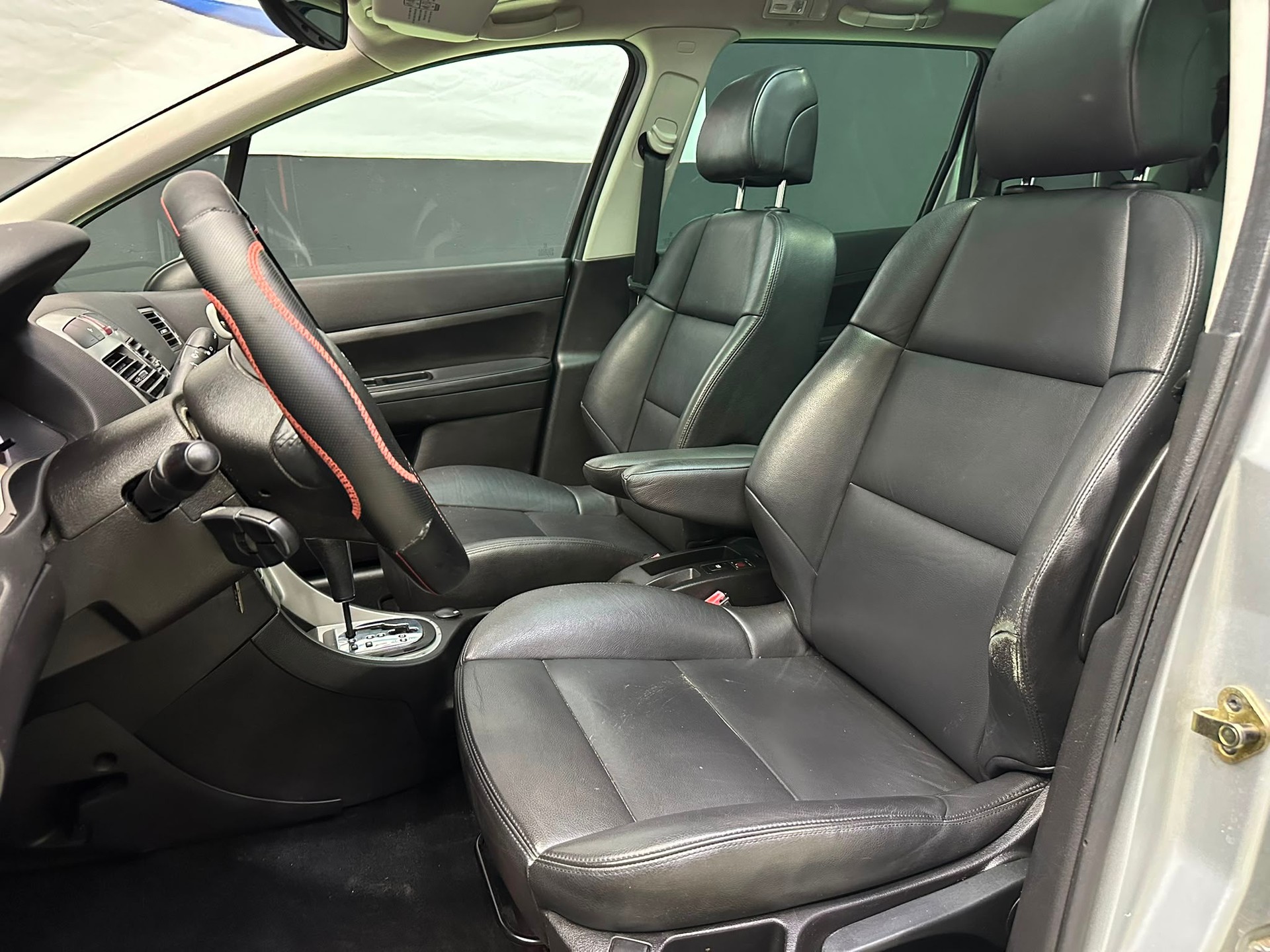 PEUGEOT 307 SW 2.0 16V Premium-image-12