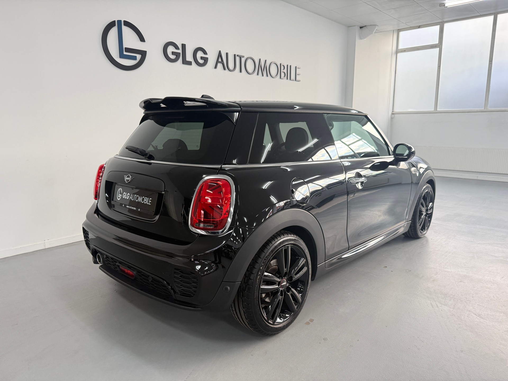 MINI One Steptronic DKG JCW-showroom-element-3