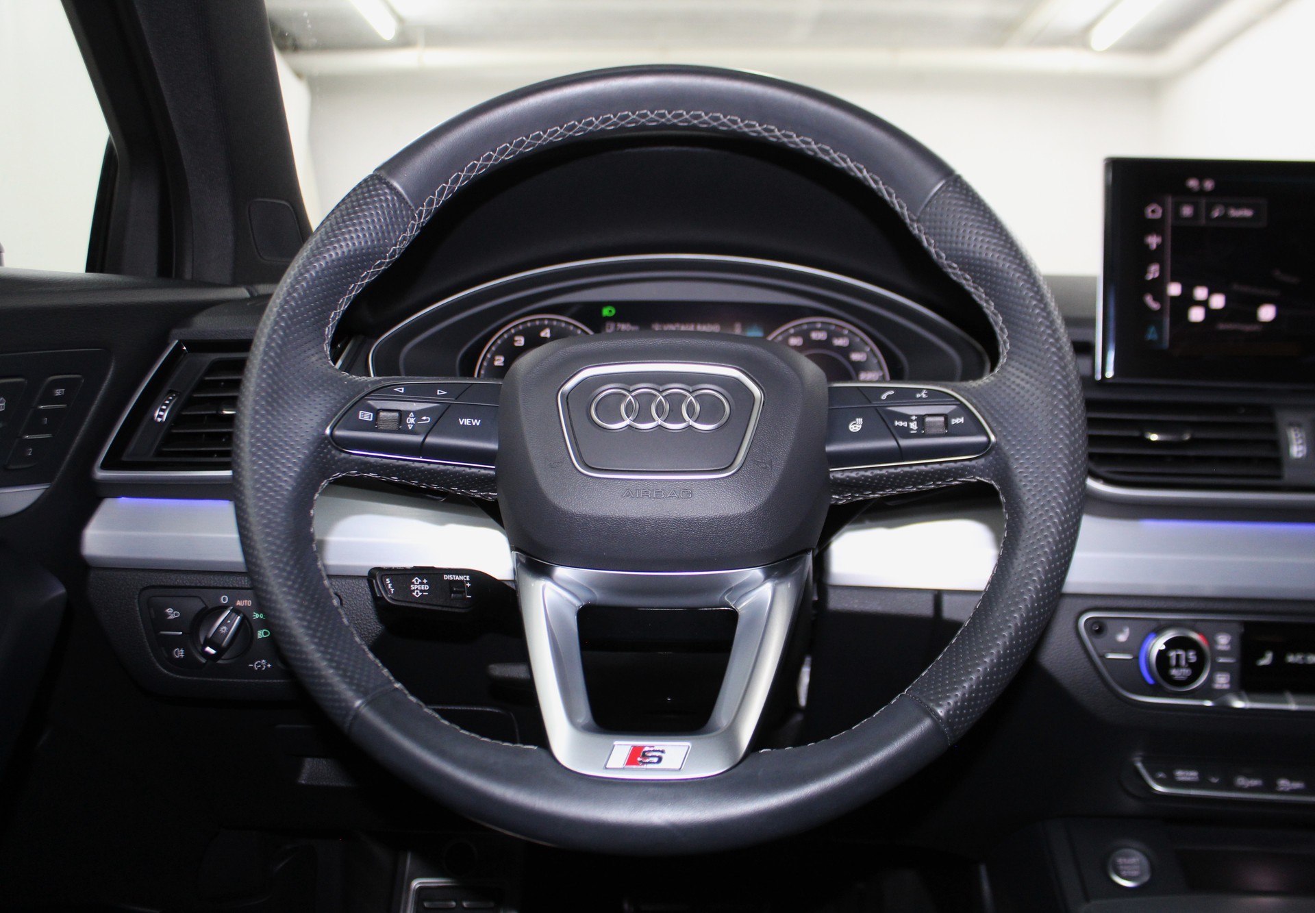 AUDI Q5 45 TFSI S-line quattro S-tronic S line Sportpaket / AHK / S Sportsitze / CH-Fahrzeug-image-13