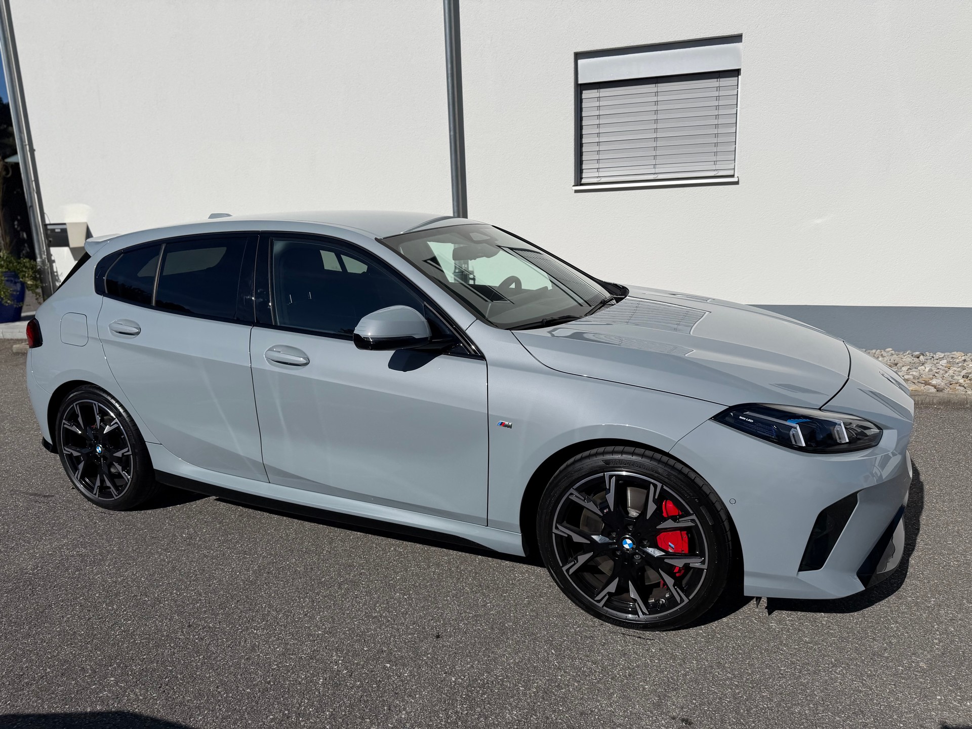 BMW 118d M Sport Pro Steptronic | HEAD-UP DISPLAY | MASSAGESITZE | 360° KAMERA | KEYLESS GO-showroom-element-3