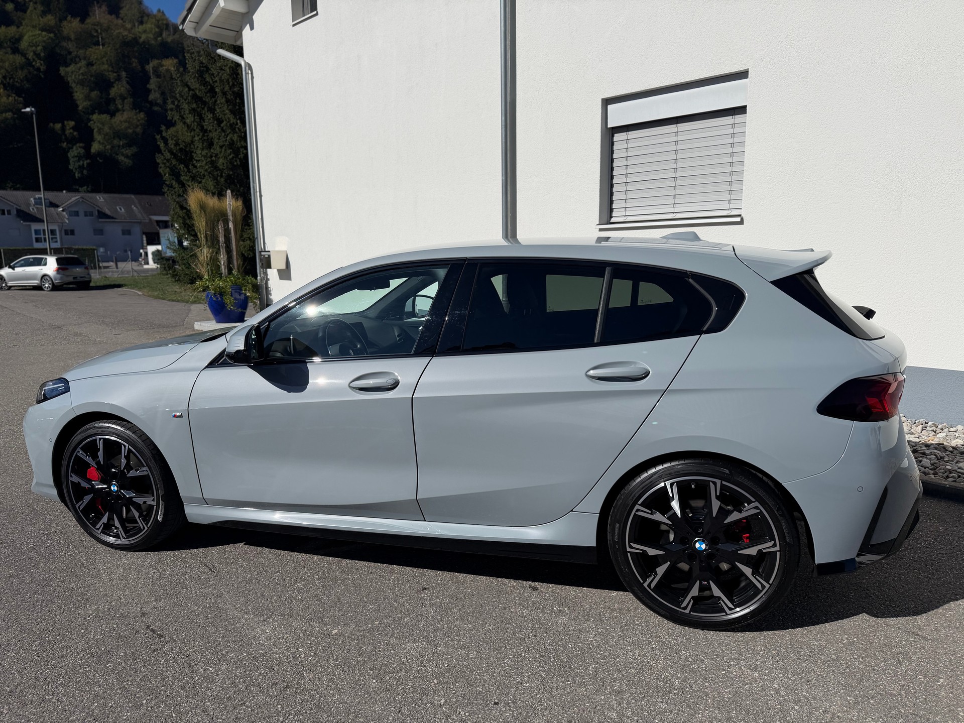 BMW 118d M Sport Pro Steptronic | HEAD-UP DISPLAY | MASSAGESITZE | 360° KAMERA | KEYLESS GO-image-12
