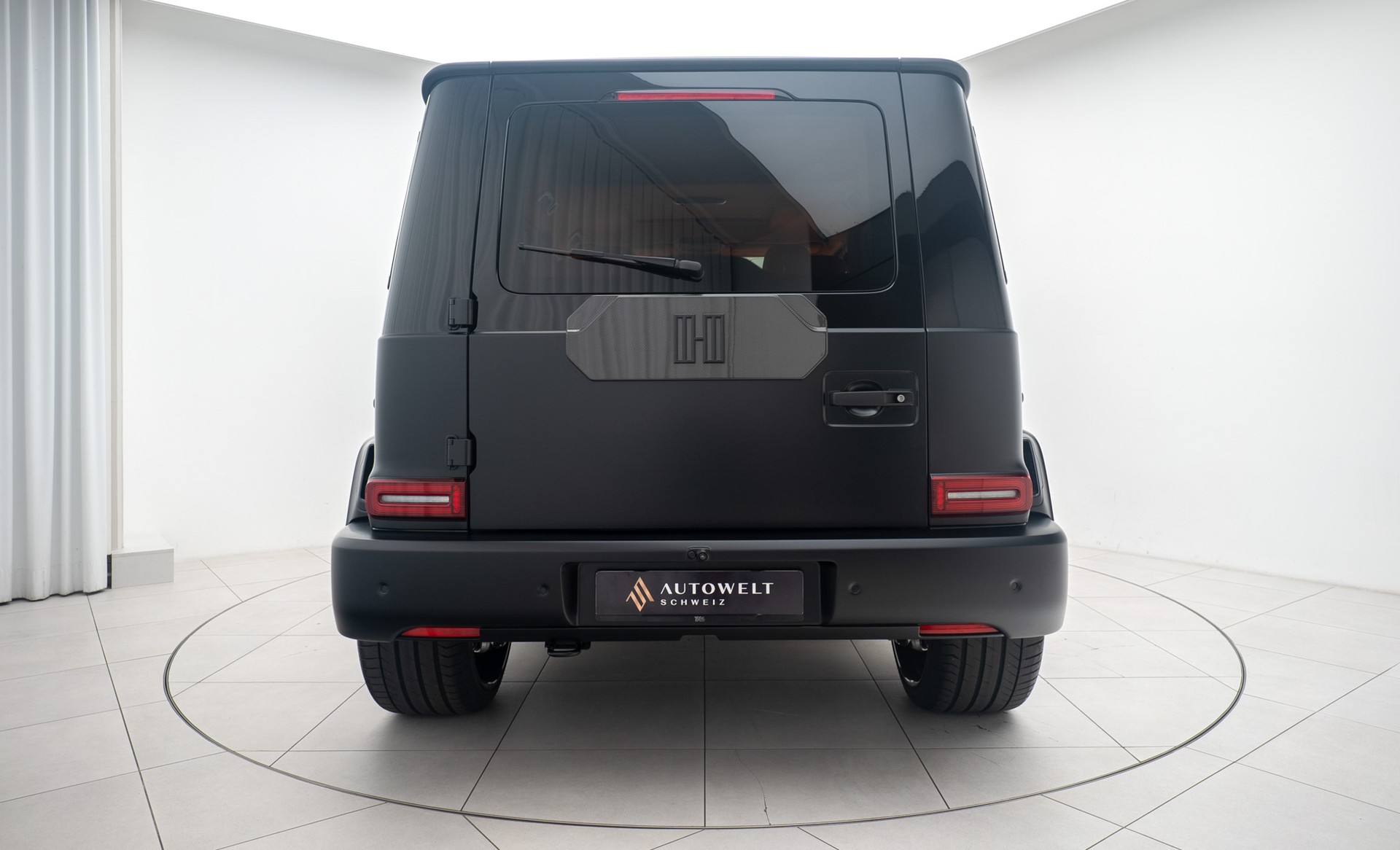 MERCEDES-BENZ HOF H65-showroom-element-3