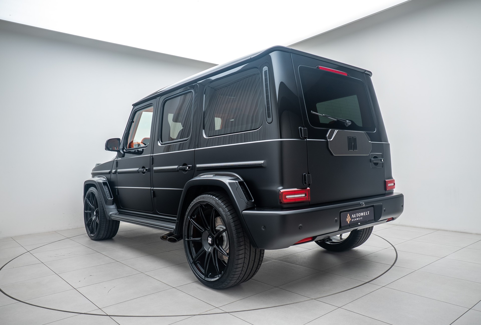 MERCEDES-BENZ HOF H65-showroom-element-2