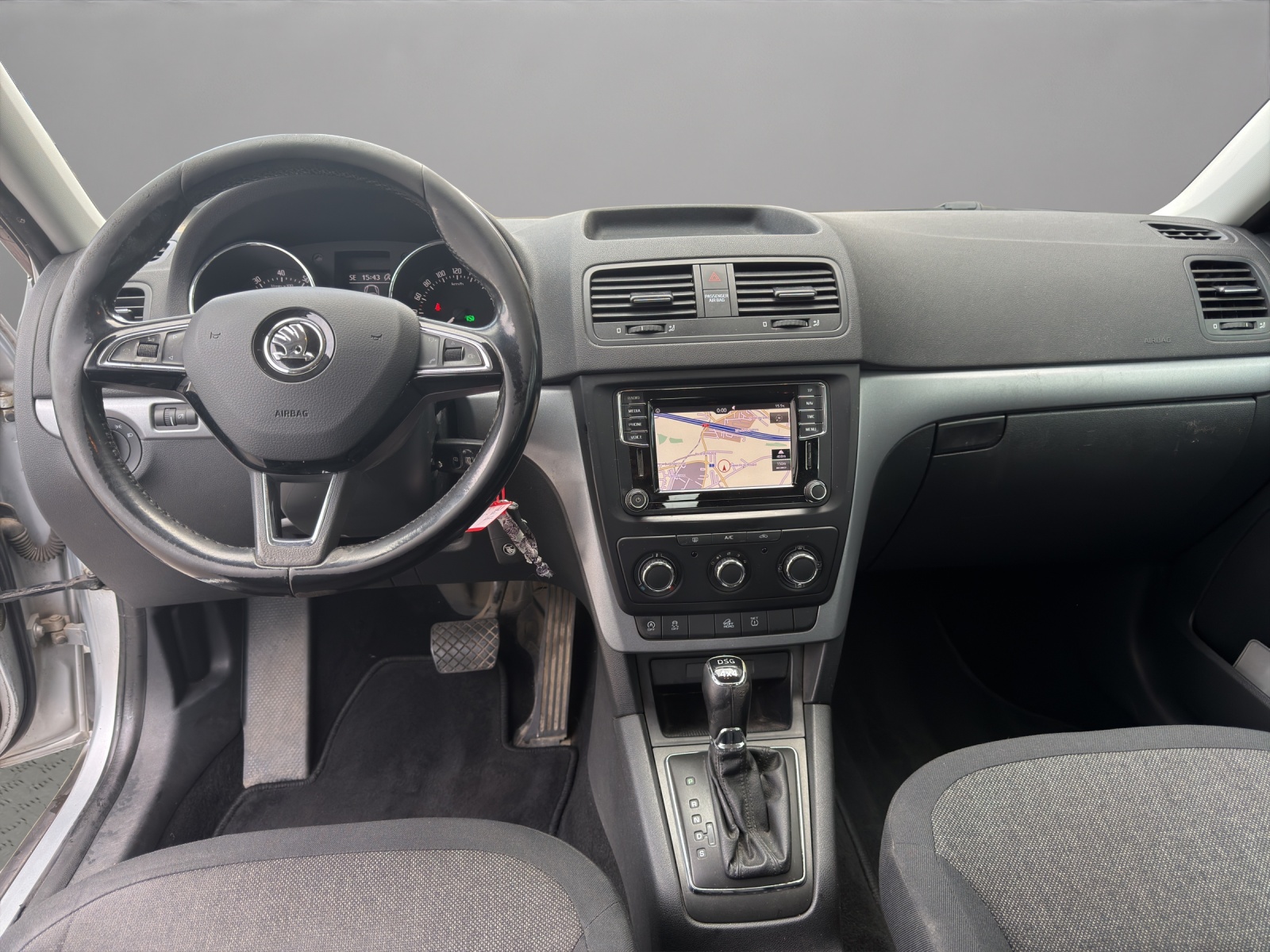 SKODA Yeti 1.4 TSI Style 4x4 DSG-image-13