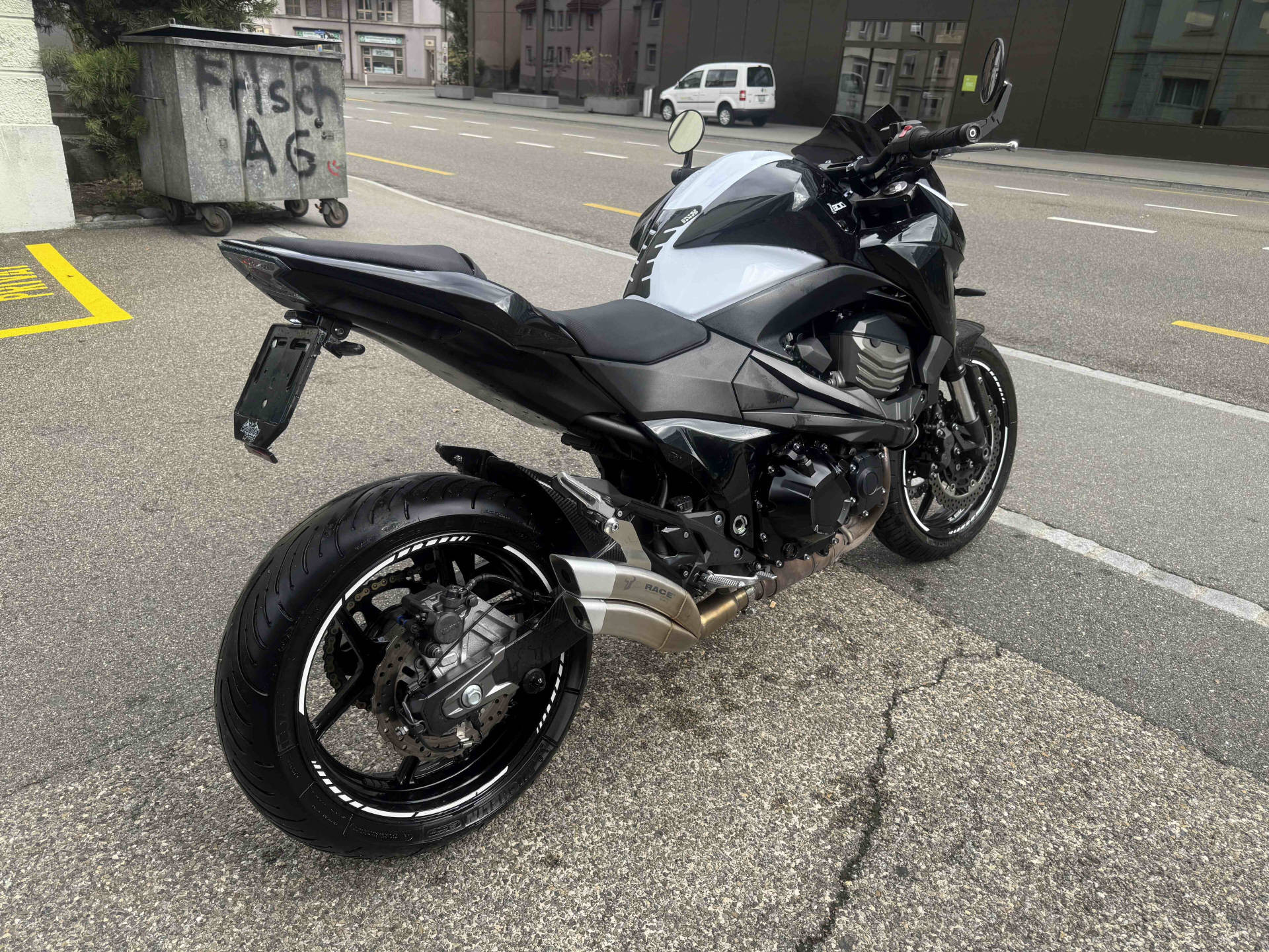 KAWASAKI Z 800 e-image-4