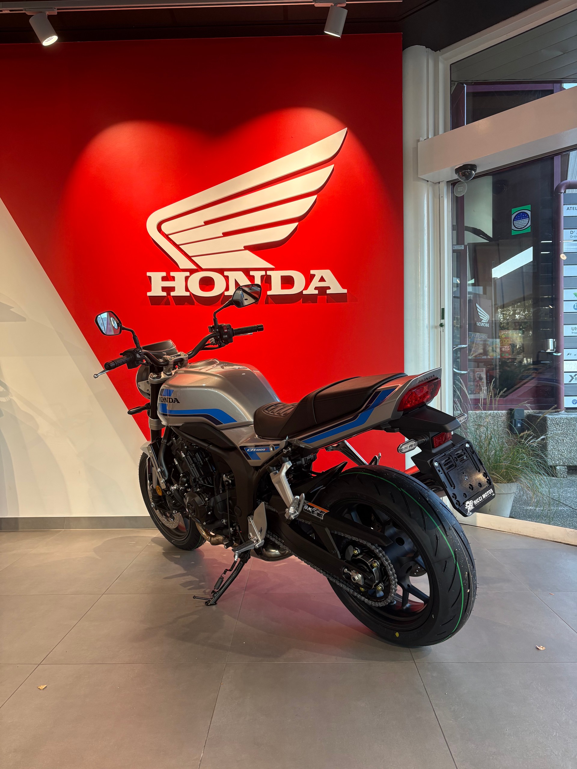 HONDA CB 1000 F-image-4
