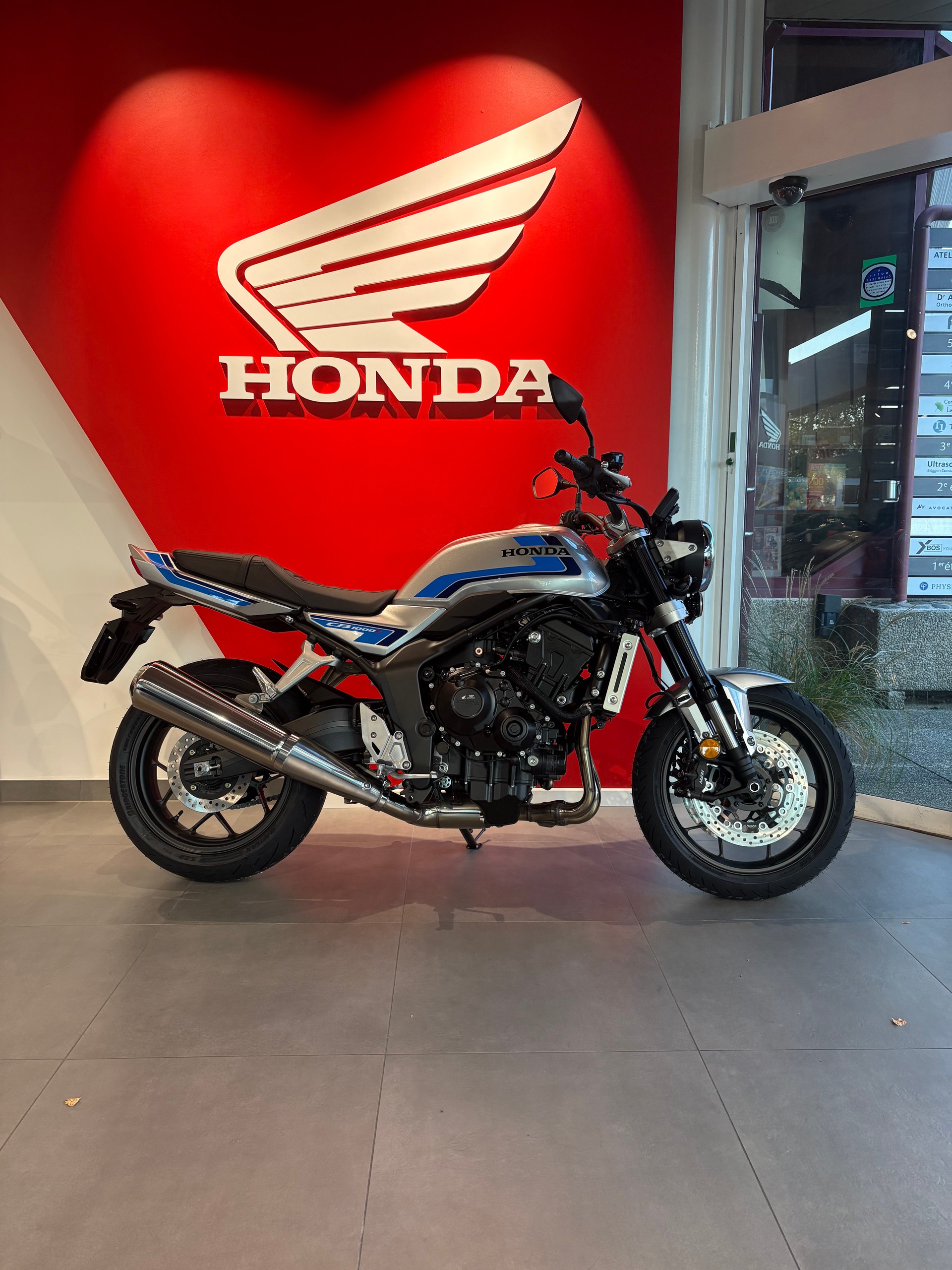 HONDA CB 1000 F-image-1
