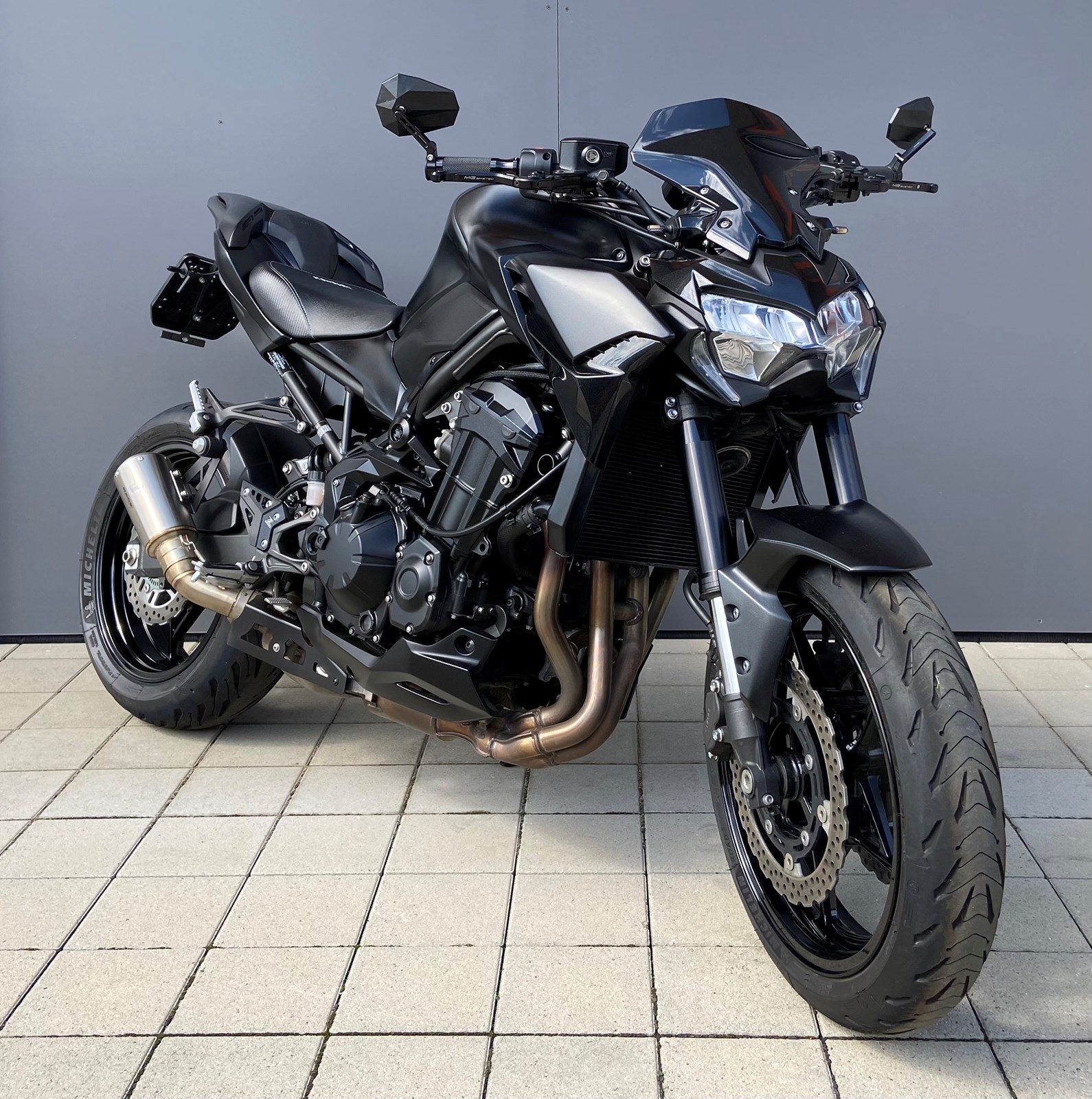 KAWASAKI Z 900-image-1
