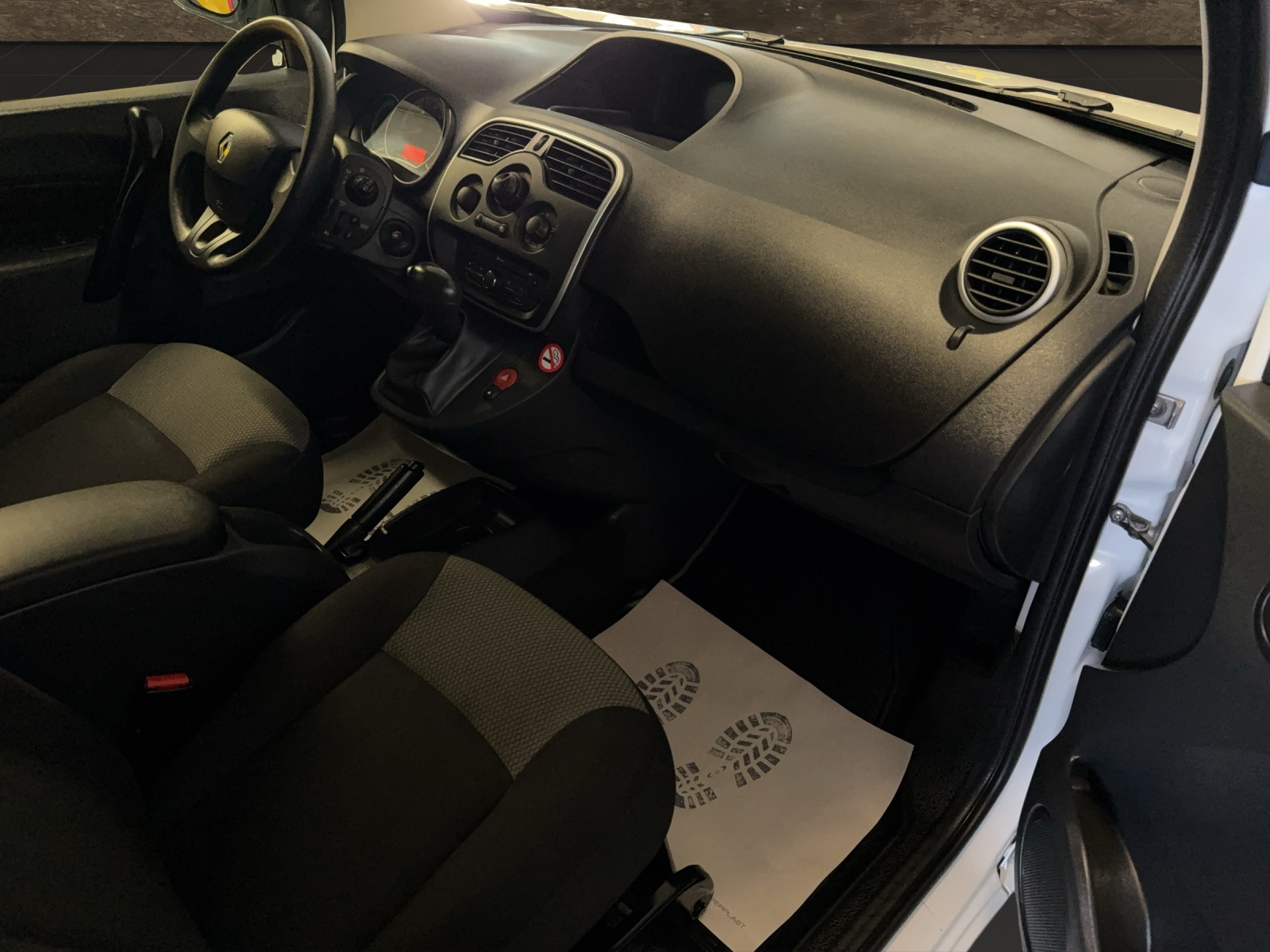RENAULT Kangoo Maxi Z.E. 33 R60 Business 2 Plätze-image-9