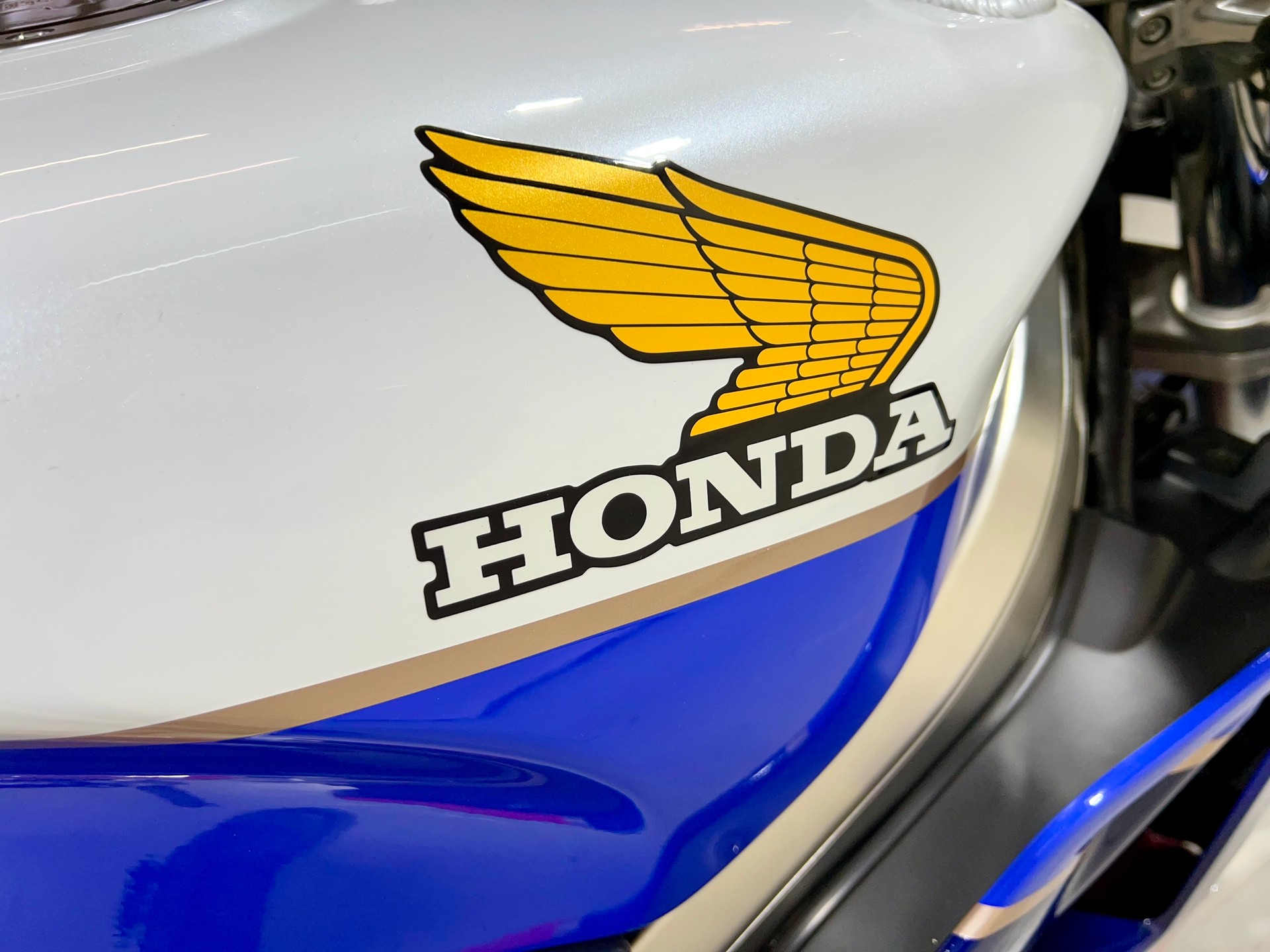 HONDA VFR 750 R - RC30-image-14