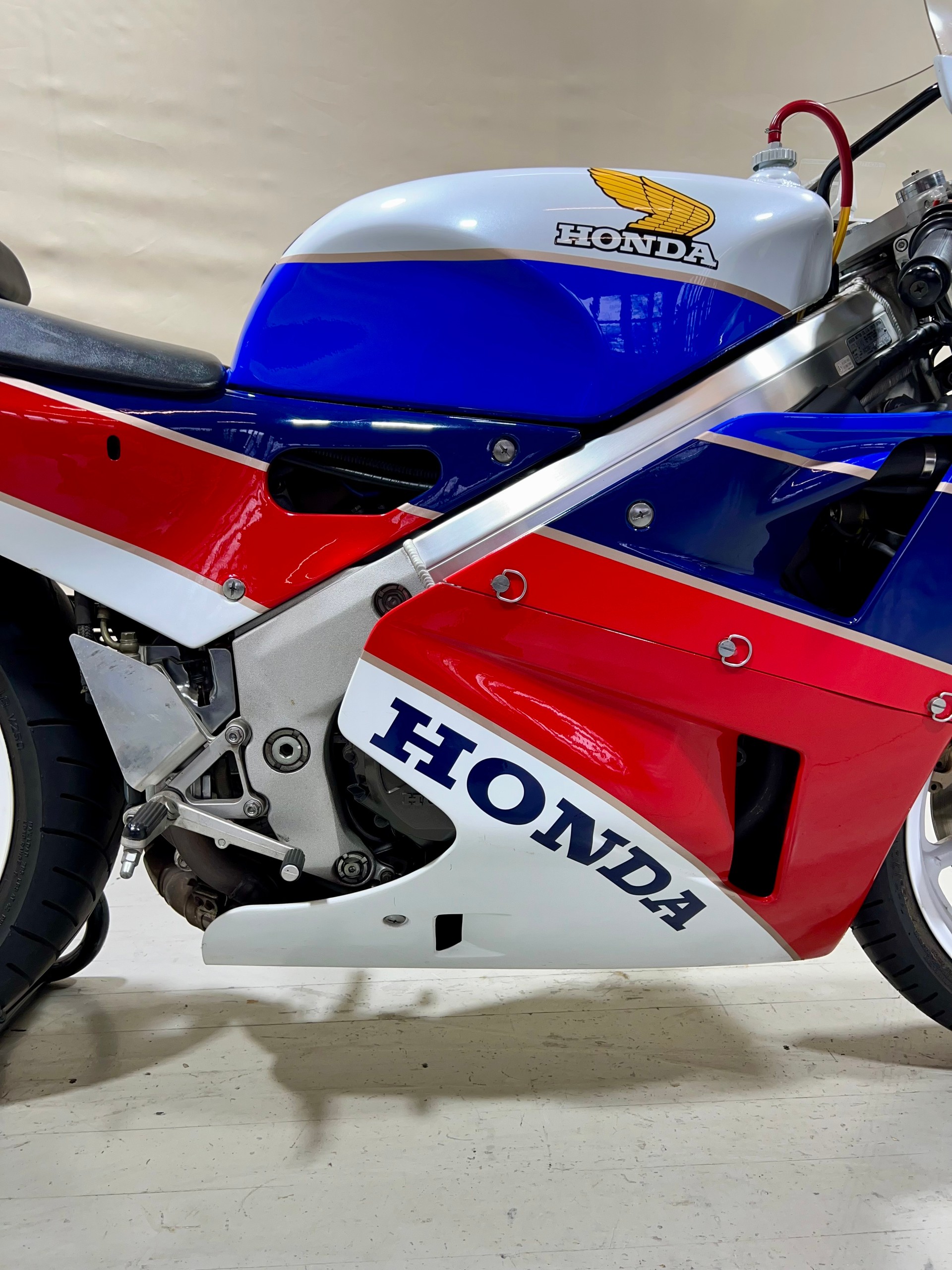 HONDA VFR 750 R - RC30-image-2