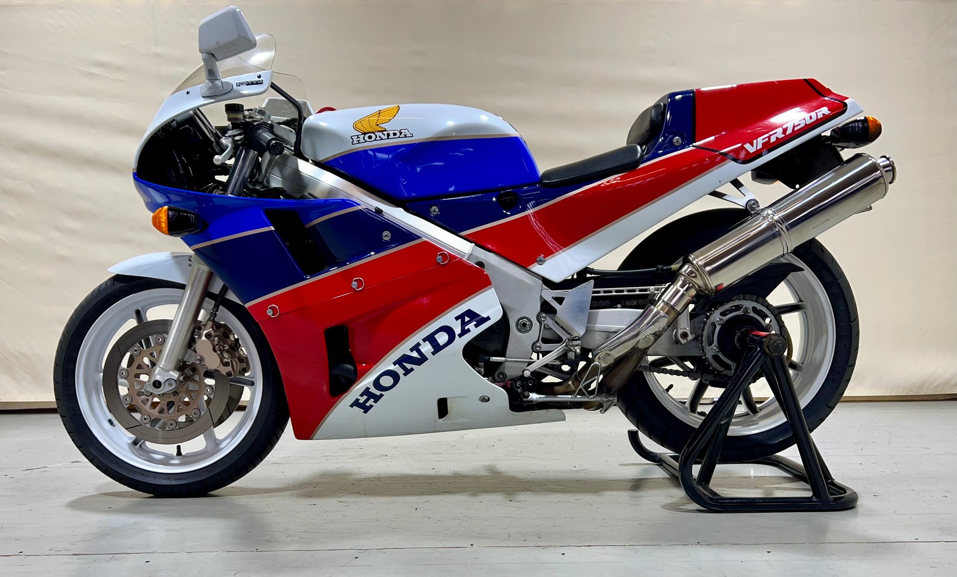 HONDA VFR 750 R - RC30-image-4