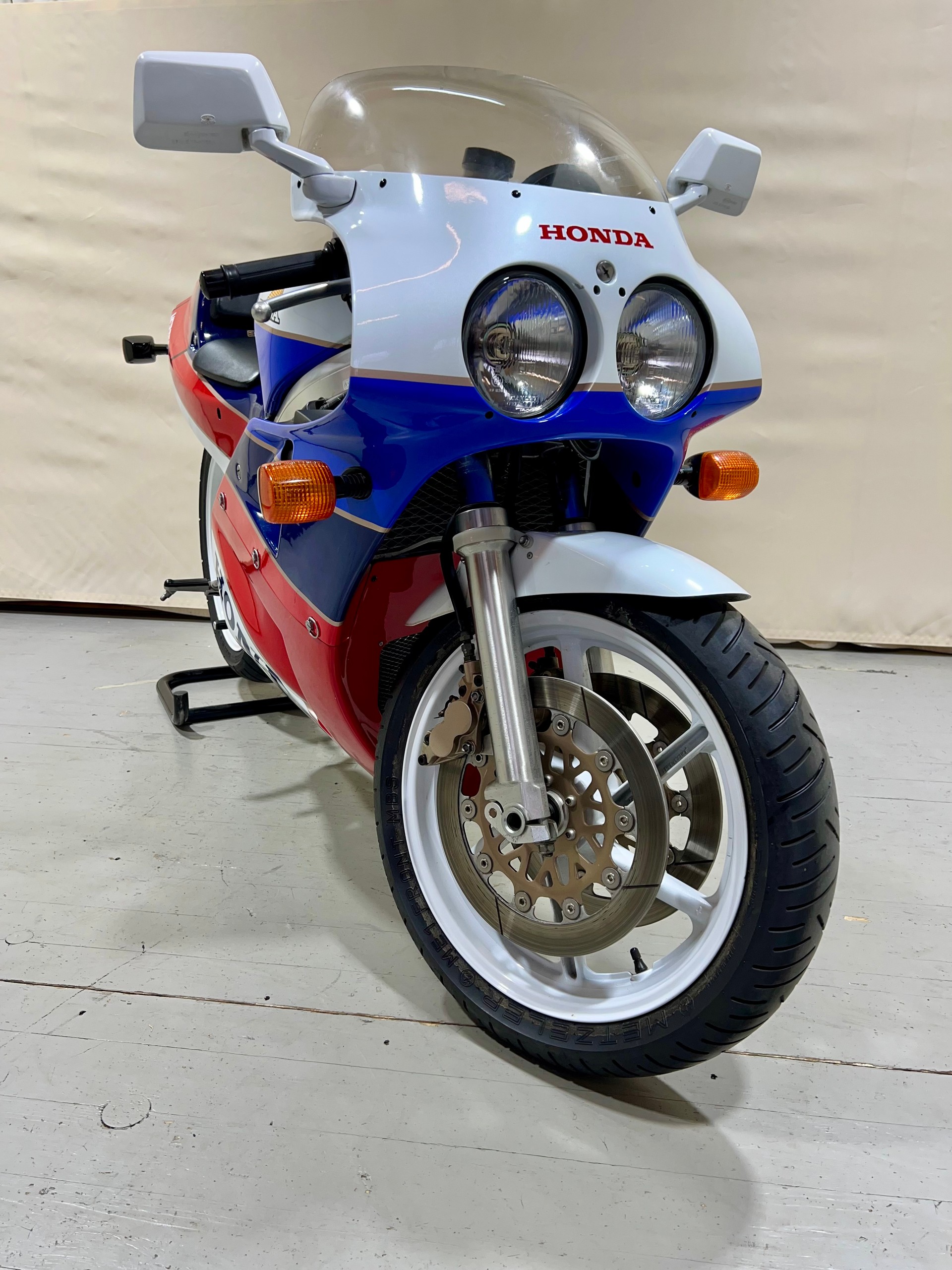 HONDA VFR 750 R - RC30-image-10