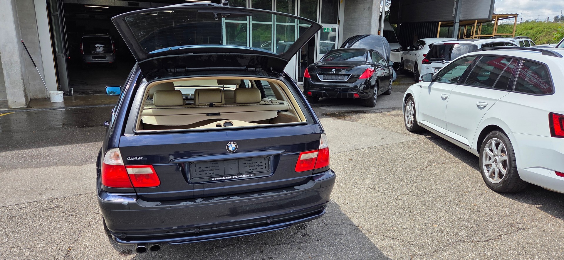 BMW 325xi Touring-image-6