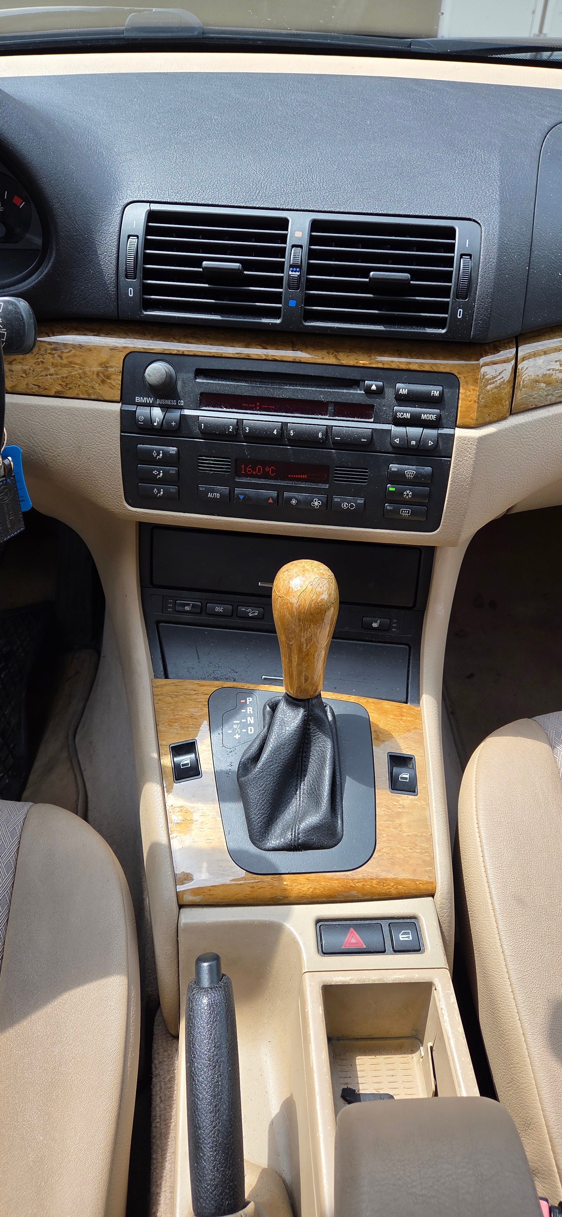 BMW 325xi Touring-image-10