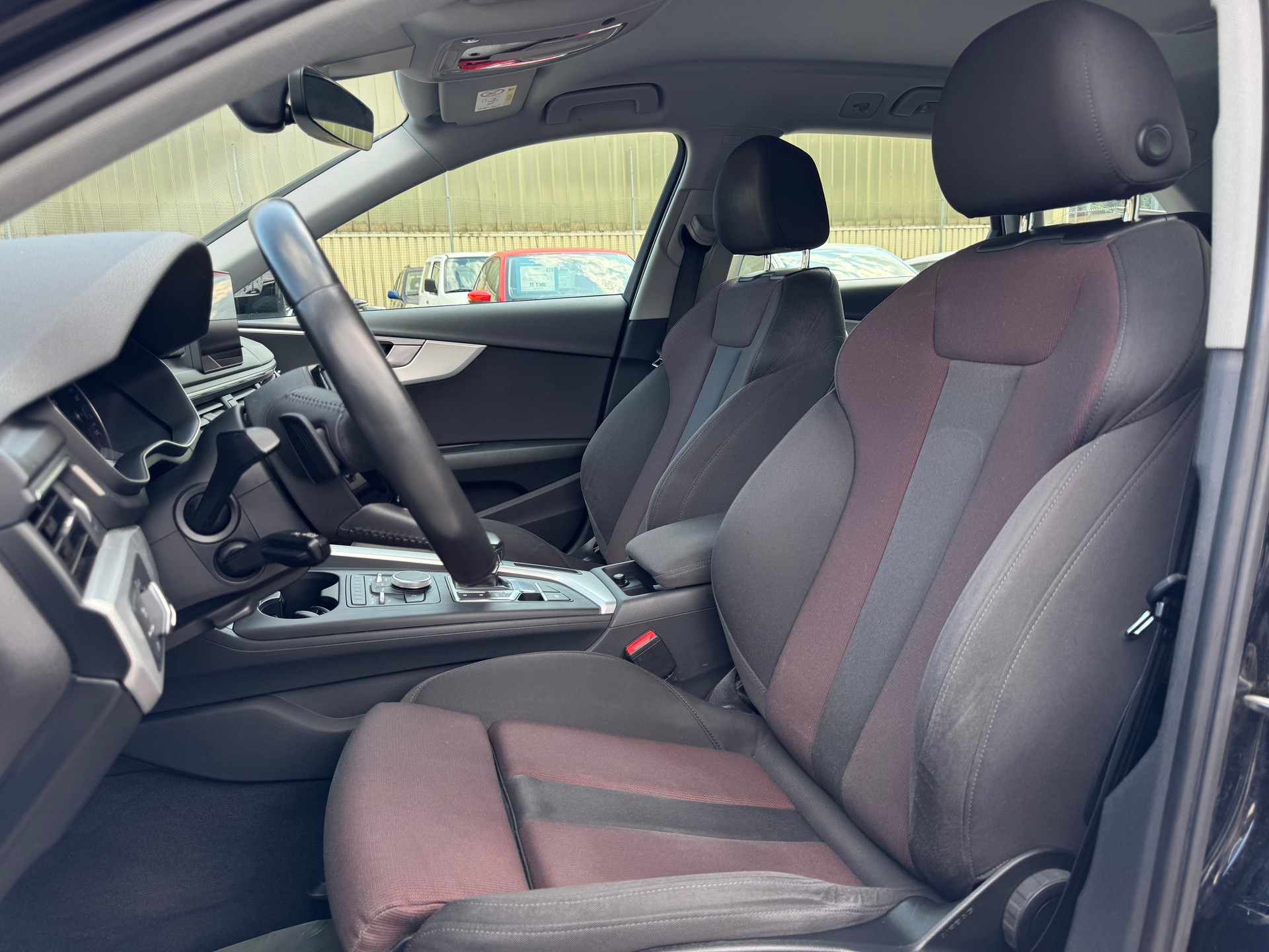 AUDI A4 Avant 35 TDI S-tronic-image-9