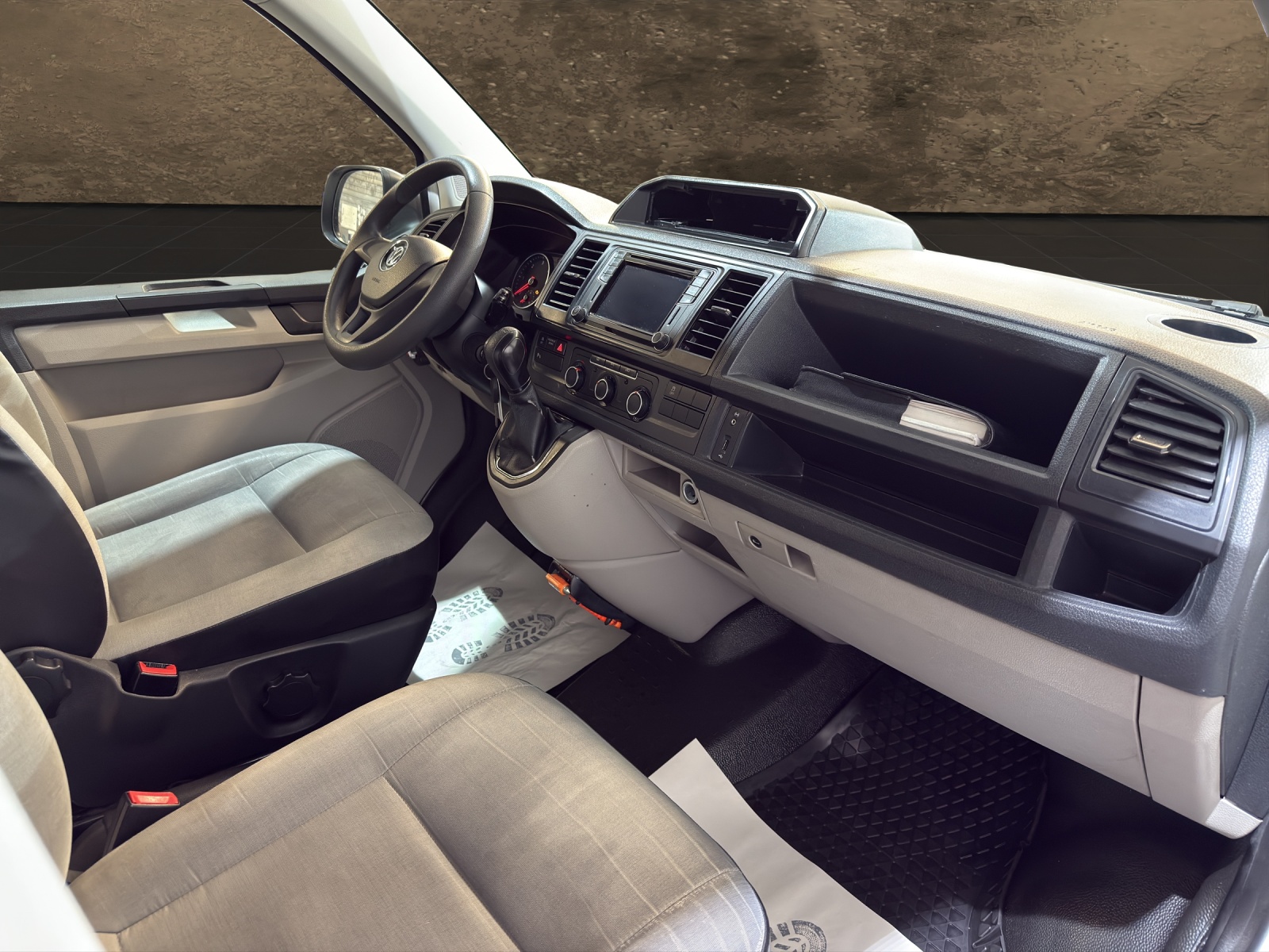 VW T6 2.0 Bi-TDI 4Motion DSG-showroom-element-3