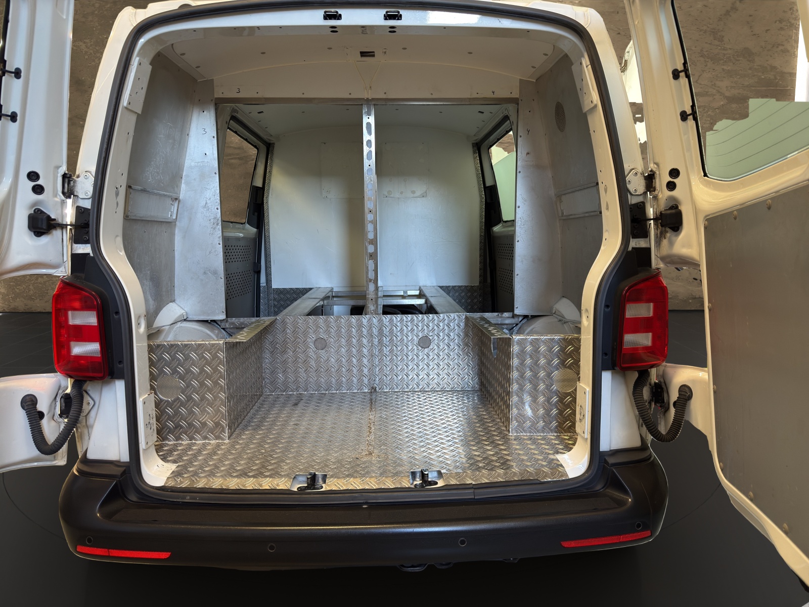 VW T6 2.0 Bi-TDI 4Motion DSG-image-8