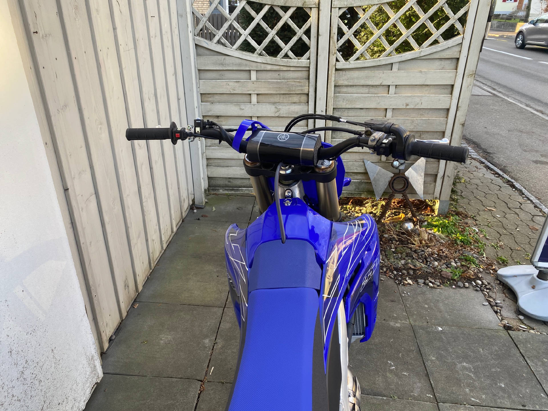 YAMAHA YZF250 2023-image-11