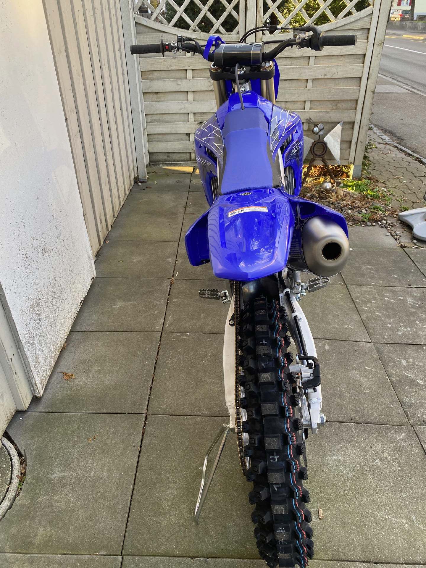 YAMAHA YZF250 2023-image-10