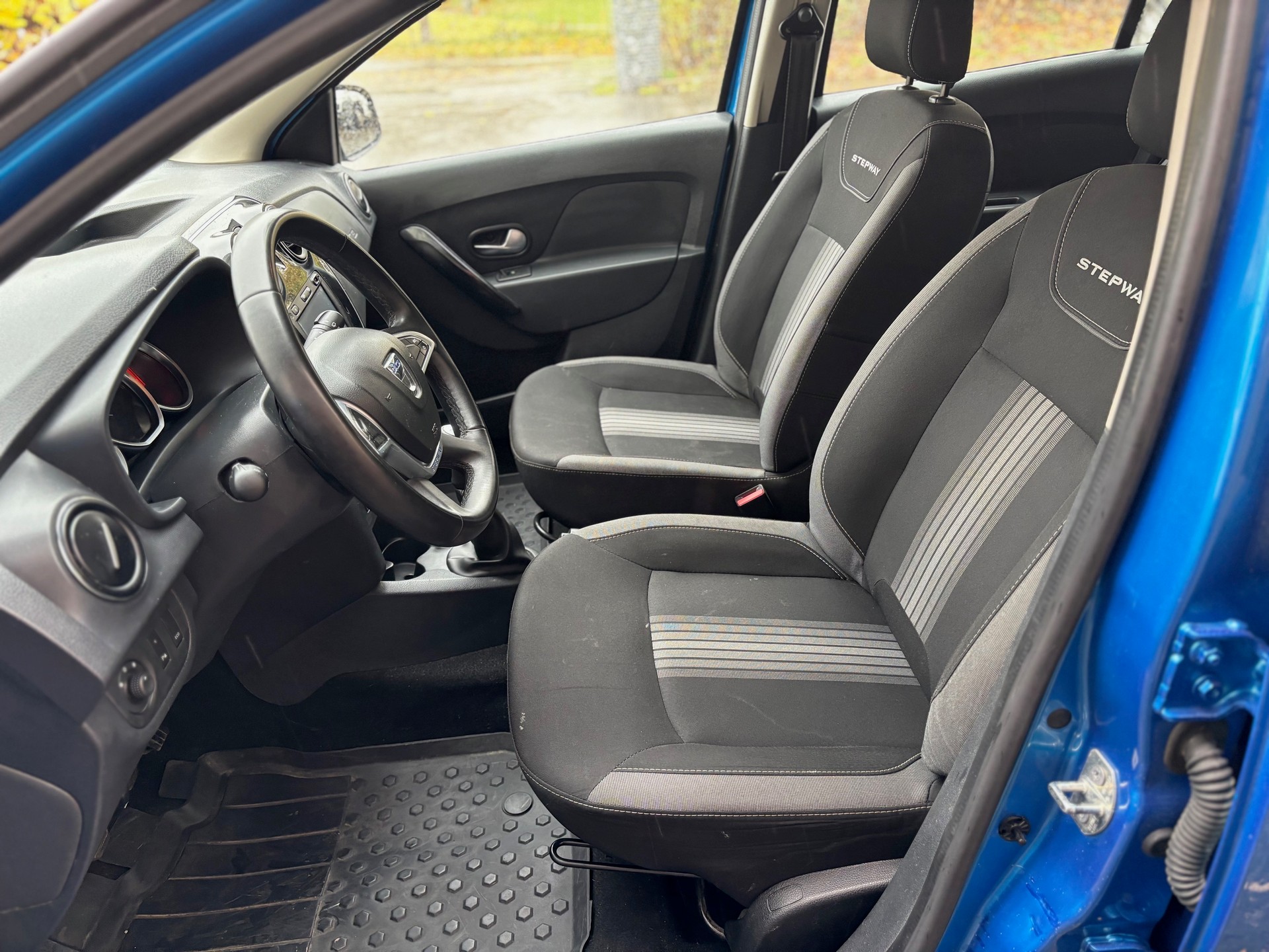DACIA Sandero TCe 90 Stepway Unlimited 2-image-4