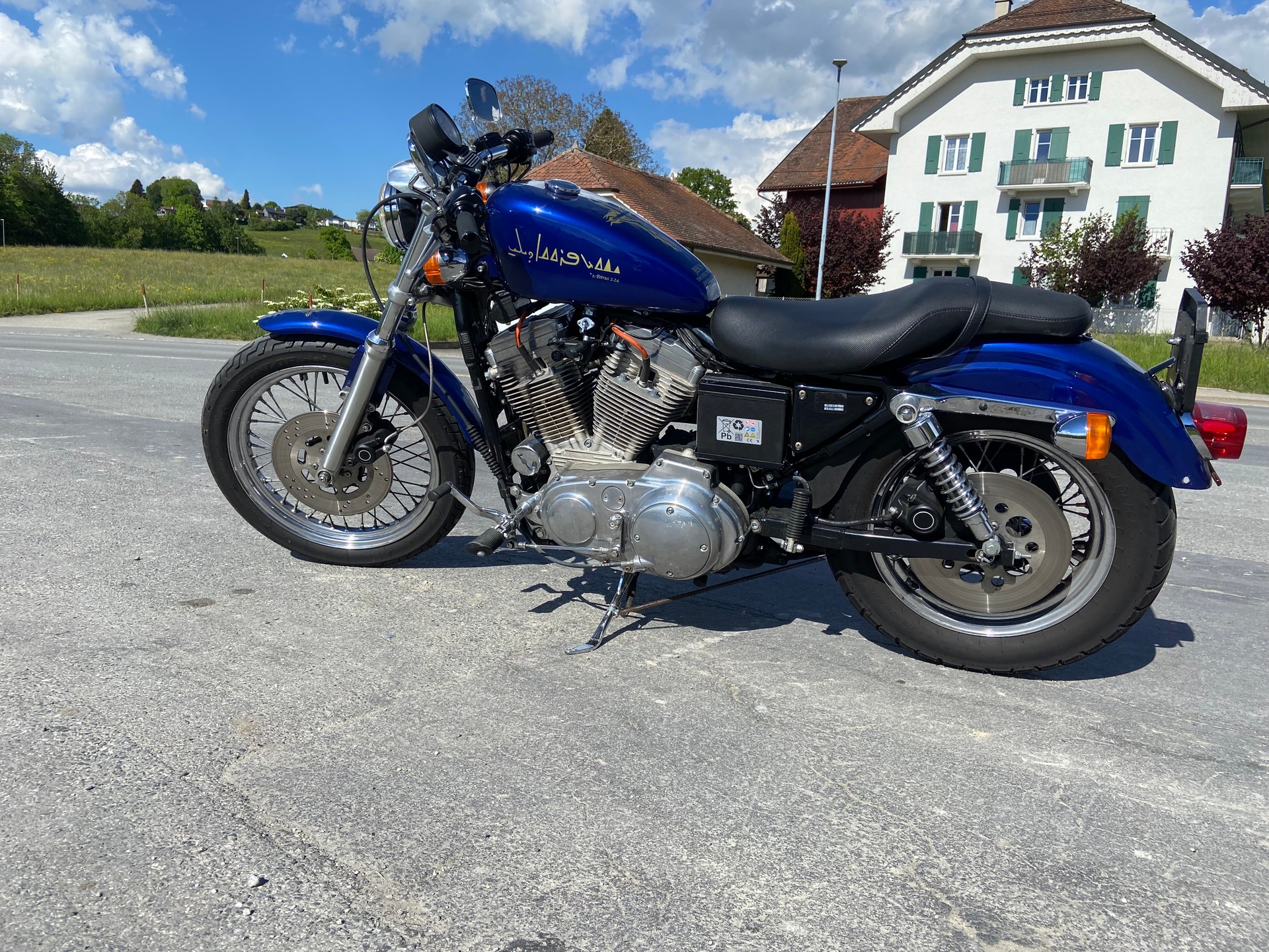 HARLEY-DAVIDSON XL 883-image-1