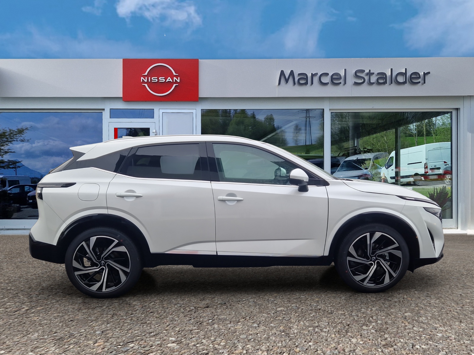 NISSAN Qashqai 1.3 DIG-T MHEV Tekna+ Xtronic 4x4-image-4