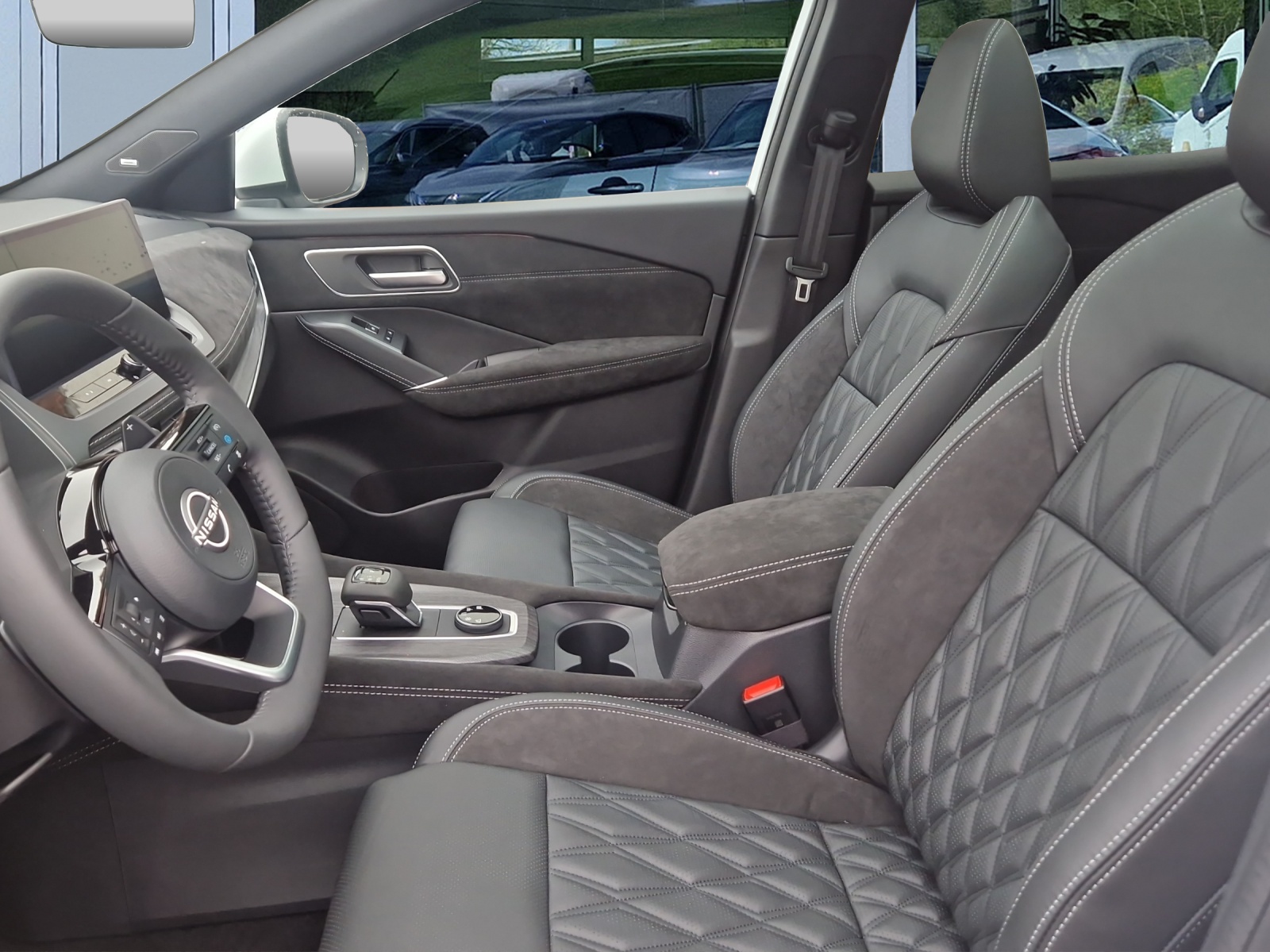 NISSAN Qashqai 1.3 DIG-T MHEV Tekna+ Xtronic 4x4-image-6
