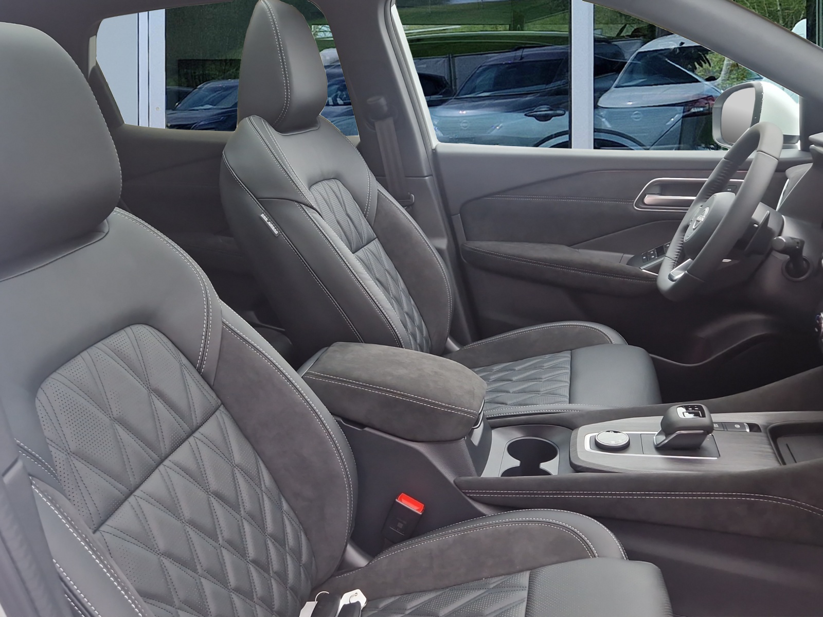 NISSAN Qashqai 1.3 DIG-T MHEV Tekna+ Xtronic 4x4-image-7