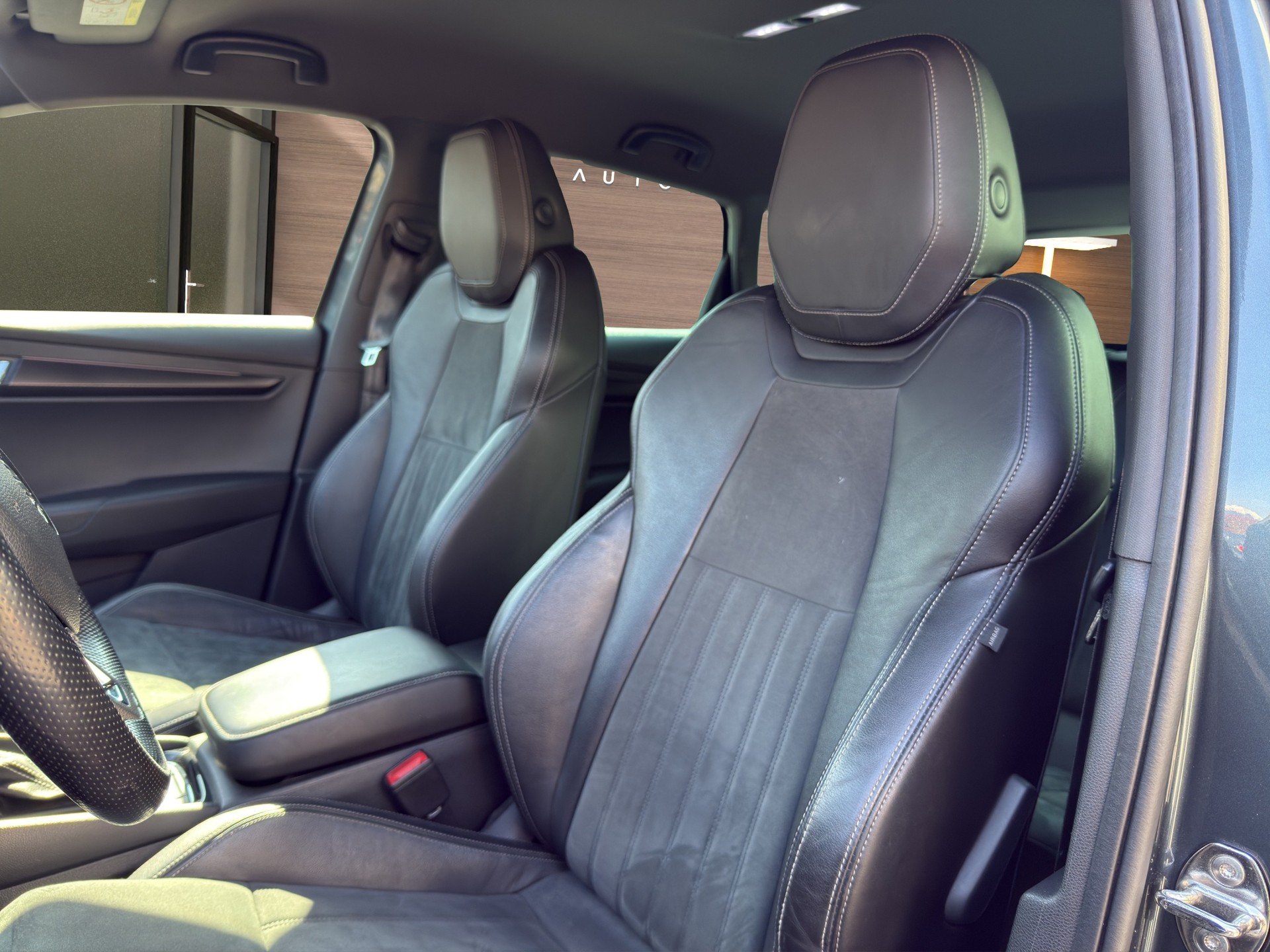 SKODA Karoq 2.0 TSI SportLine 4x4 DSG-image-14