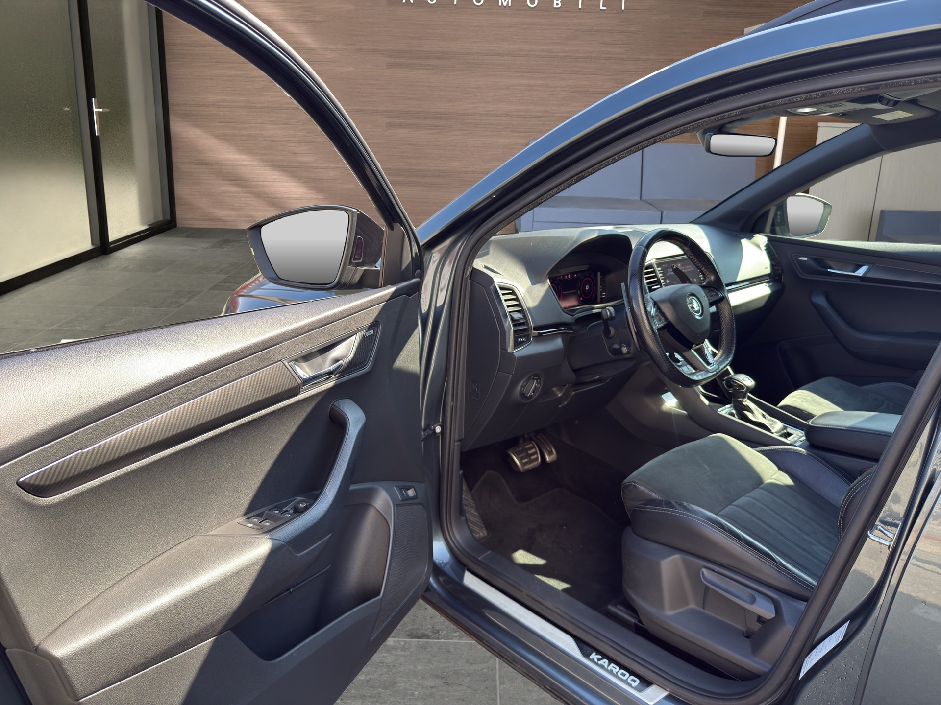 SKODA Karoq 2.0 TSI SportLine 4x4 DSG-image-13