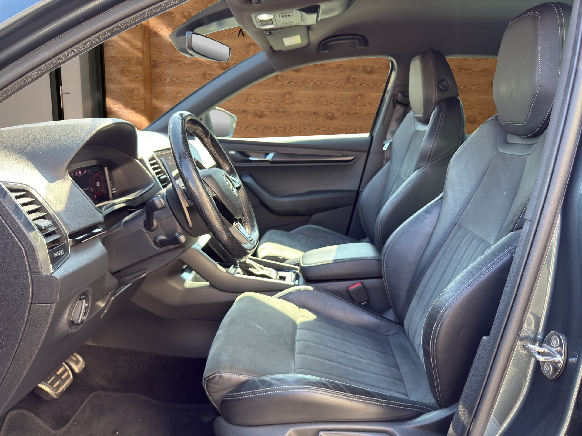 SKODA Karoq 2.0 TSI SportLine 4x4 DSG-image-8