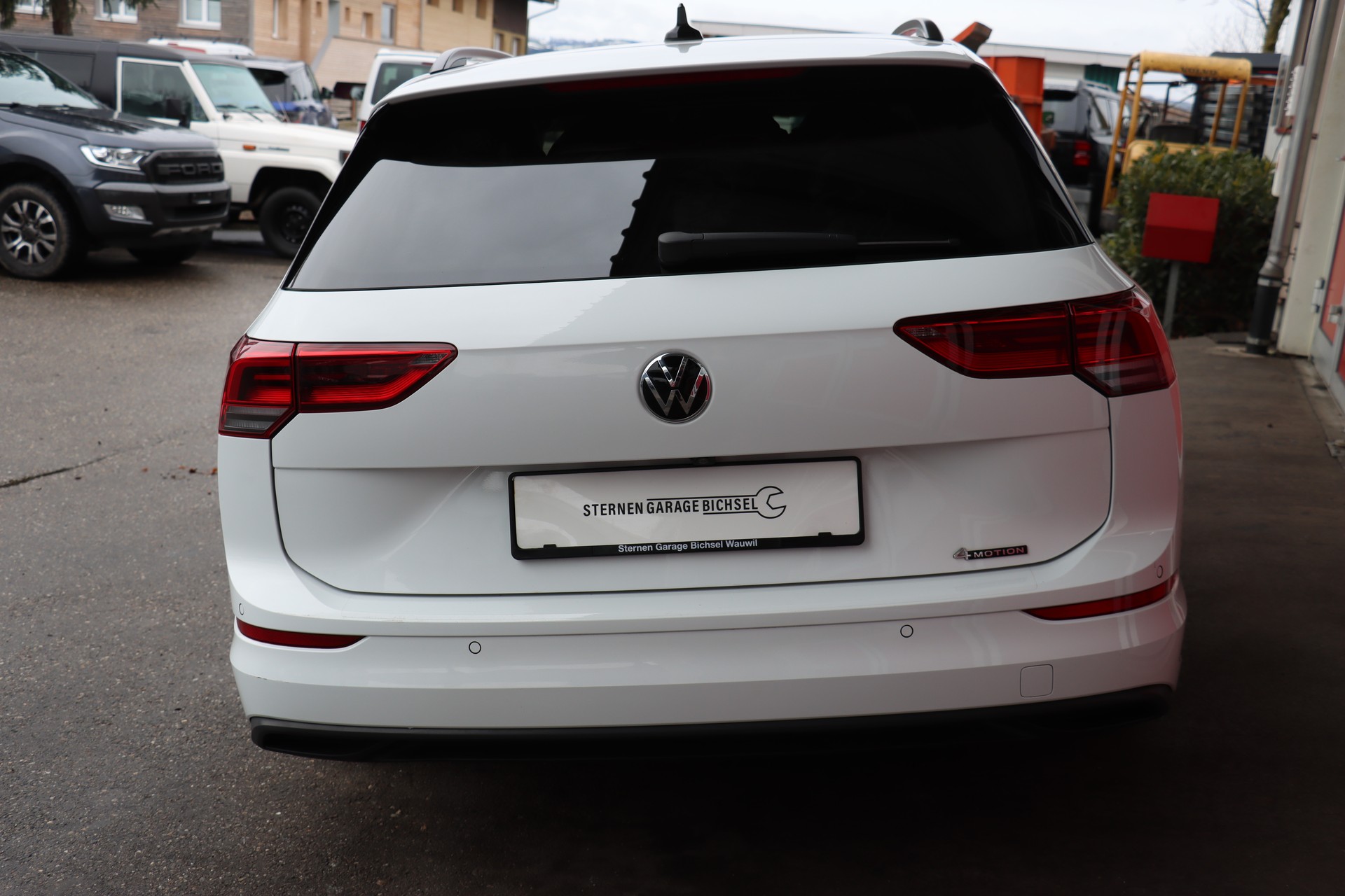 VW Golf Variant 2.0 TDI Life DSG 4Motion-image-7
