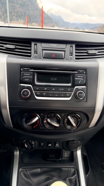 NISSAN Navara Double Cab Tekna 2.3 dCi 4WD-image-11