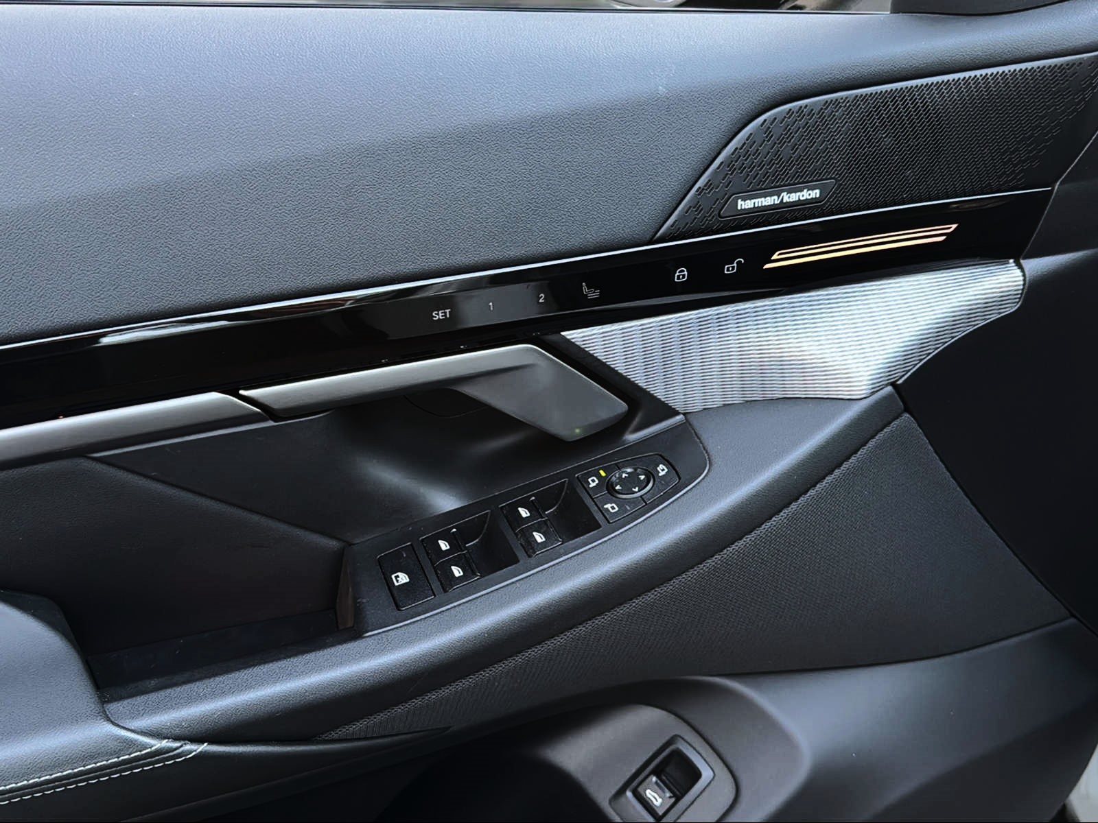 BMW 520d xDrive 48V Touring M Sport Steptronic-image-15
