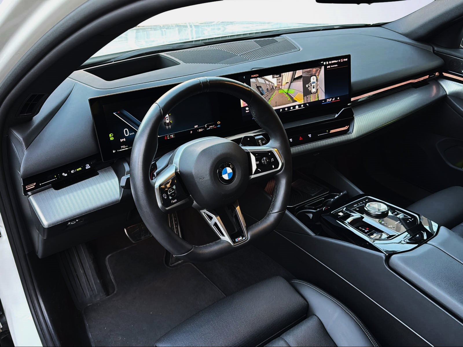 BMW 520d xDrive 48V Touring M Sport Steptronic-image-8