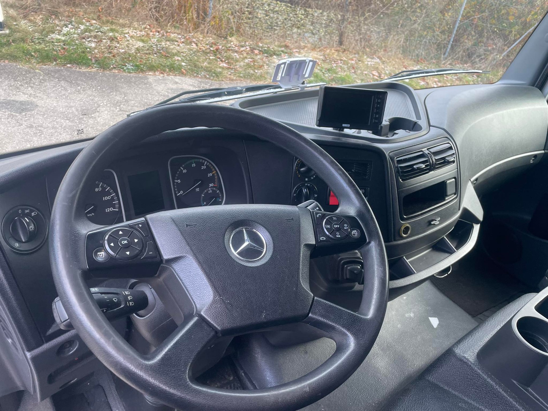 MERCEDES-BENZ Atego 1323 Kühlkoffer mit LBW-image-12