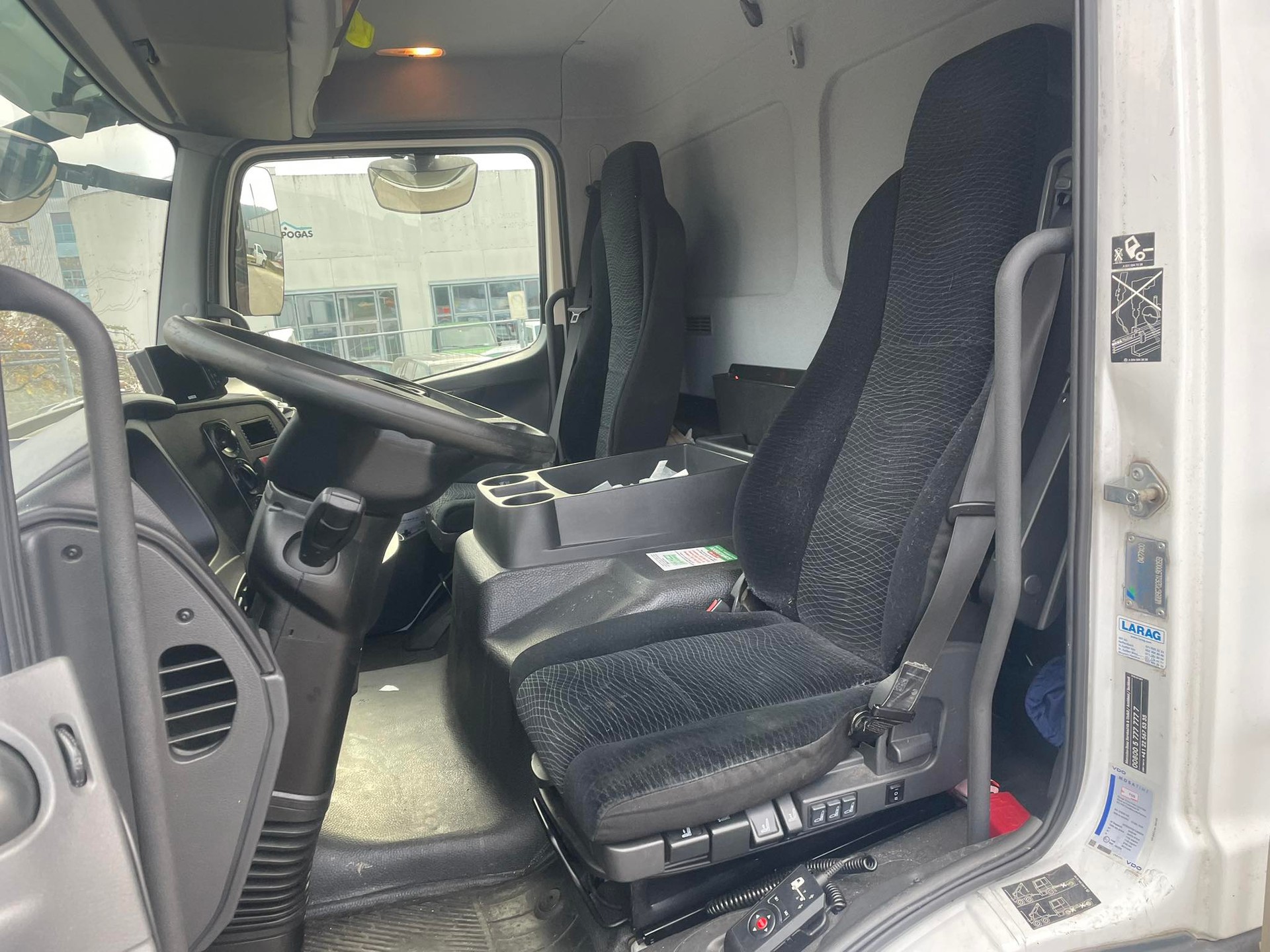 MERCEDES-BENZ Atego 1323 Kühlkoffer mit LBW-image-9