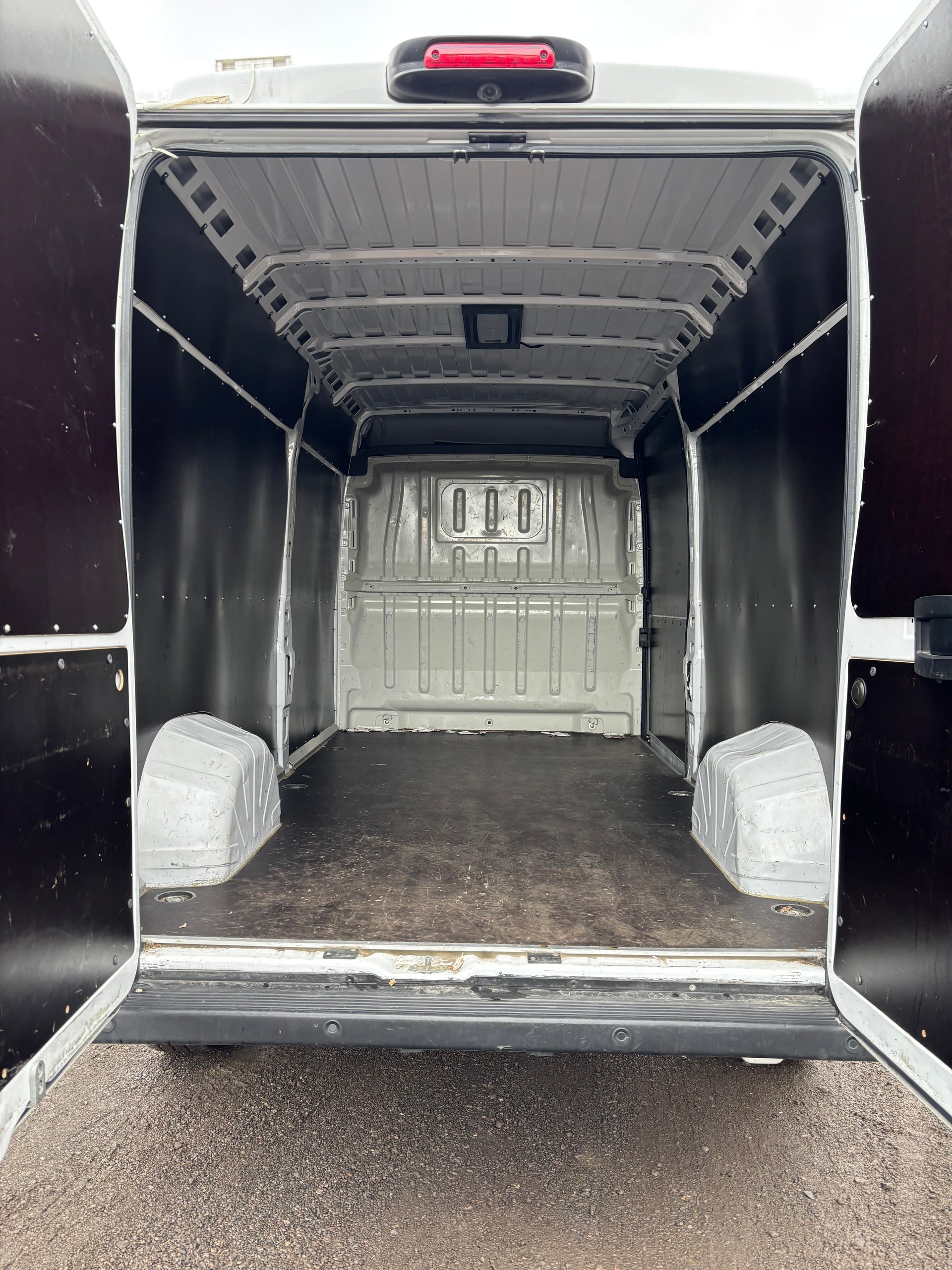 FIAT E-Ducato 35 47kWh L3H2-image-4