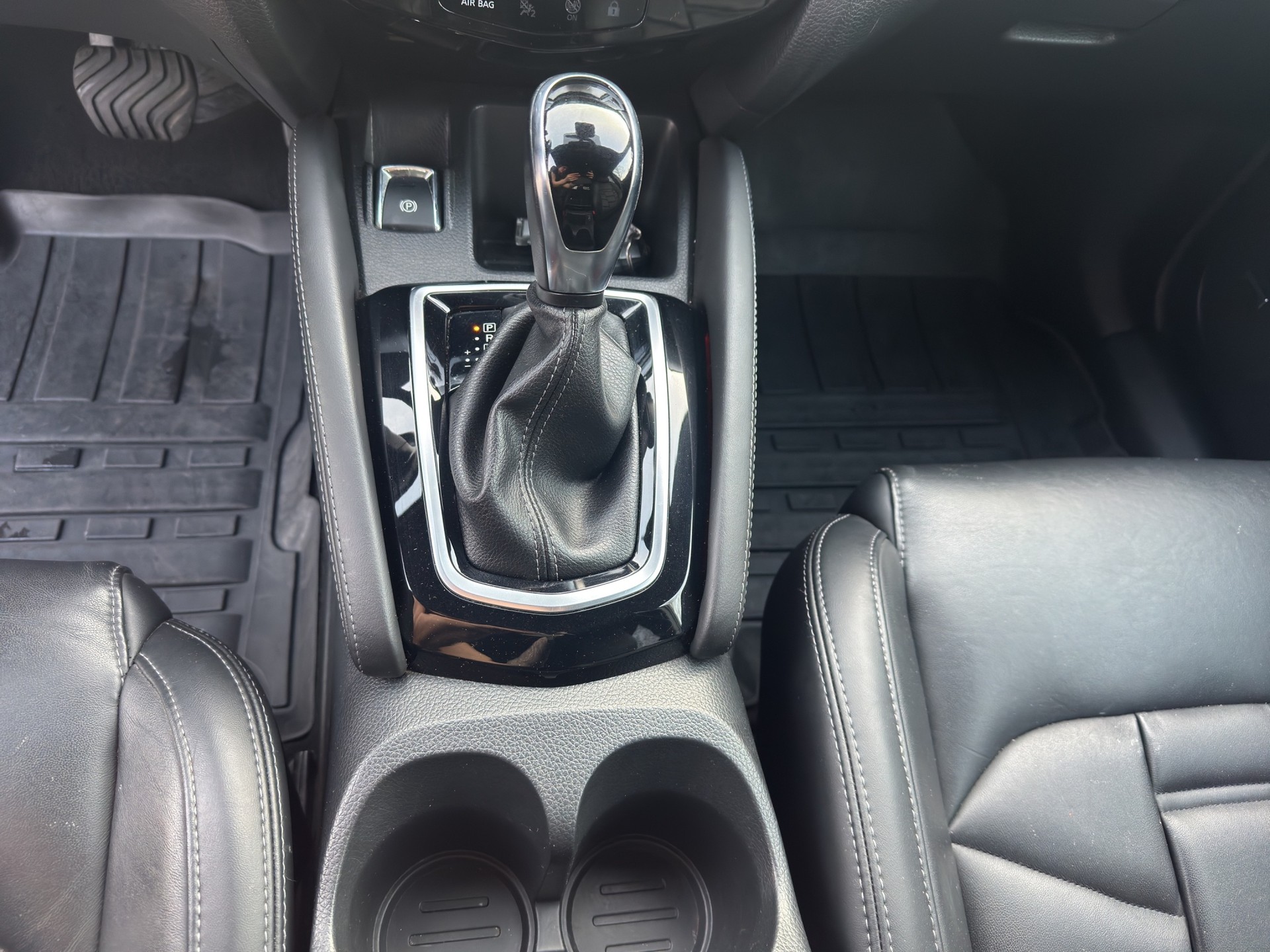 NISSAN Qashqai 1.6 dCi Tekna+-image-9