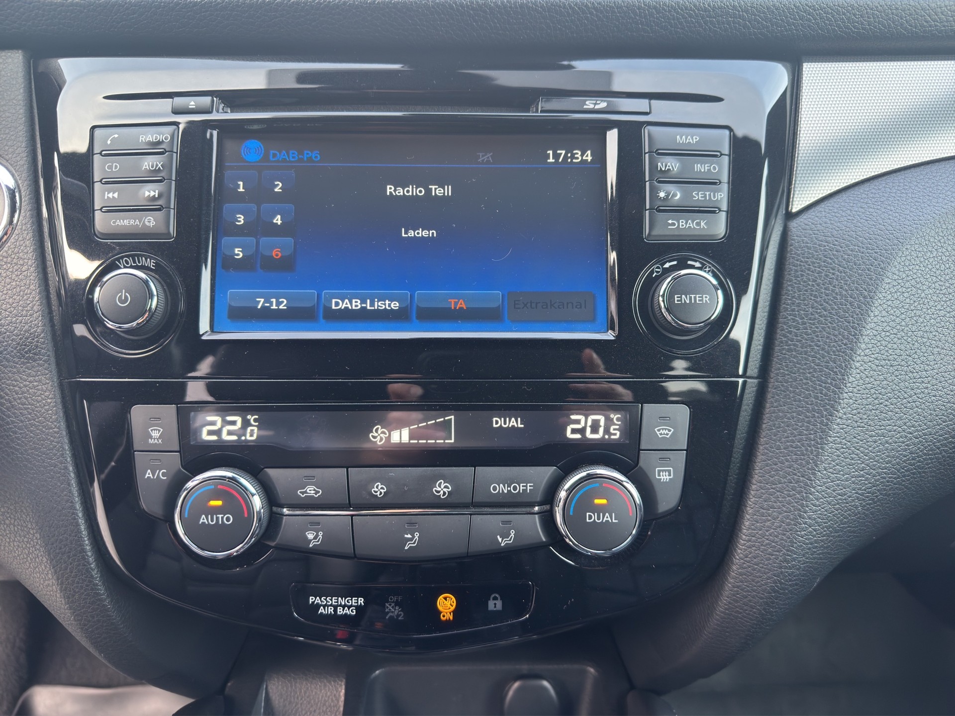 NISSAN Qashqai 1.6 dCi Tekna+-image-14