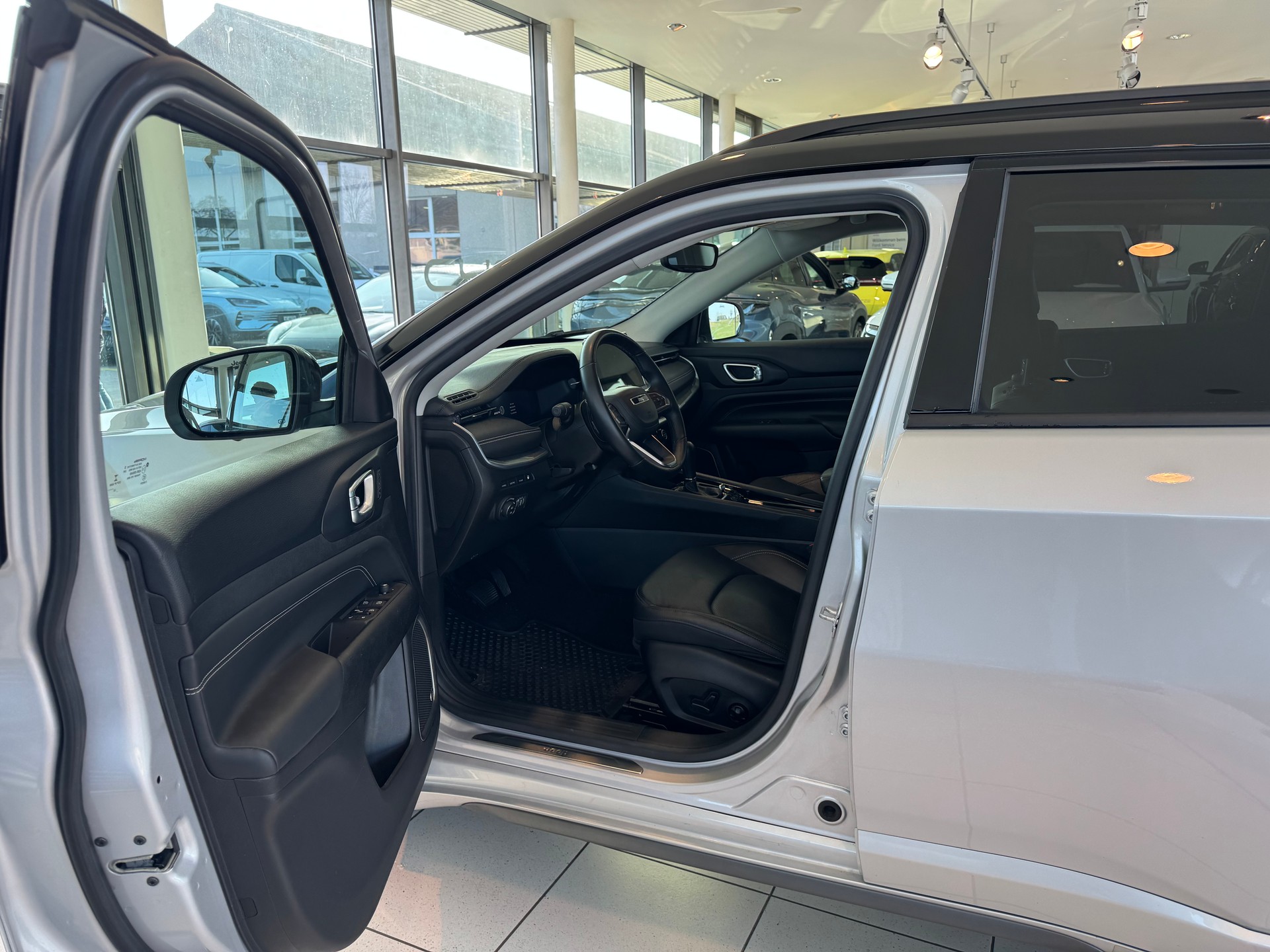 JEEP Compass 1.3 PHEV S AWD-image-10