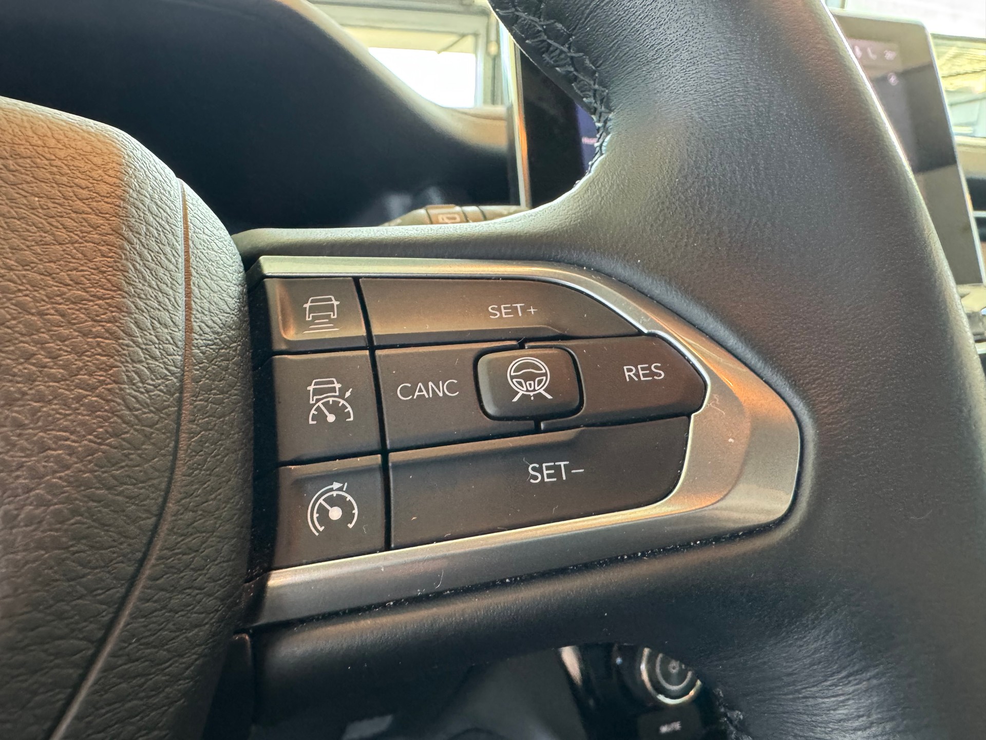 JEEP Compass 1.3 PHEV S AWD-image-14
