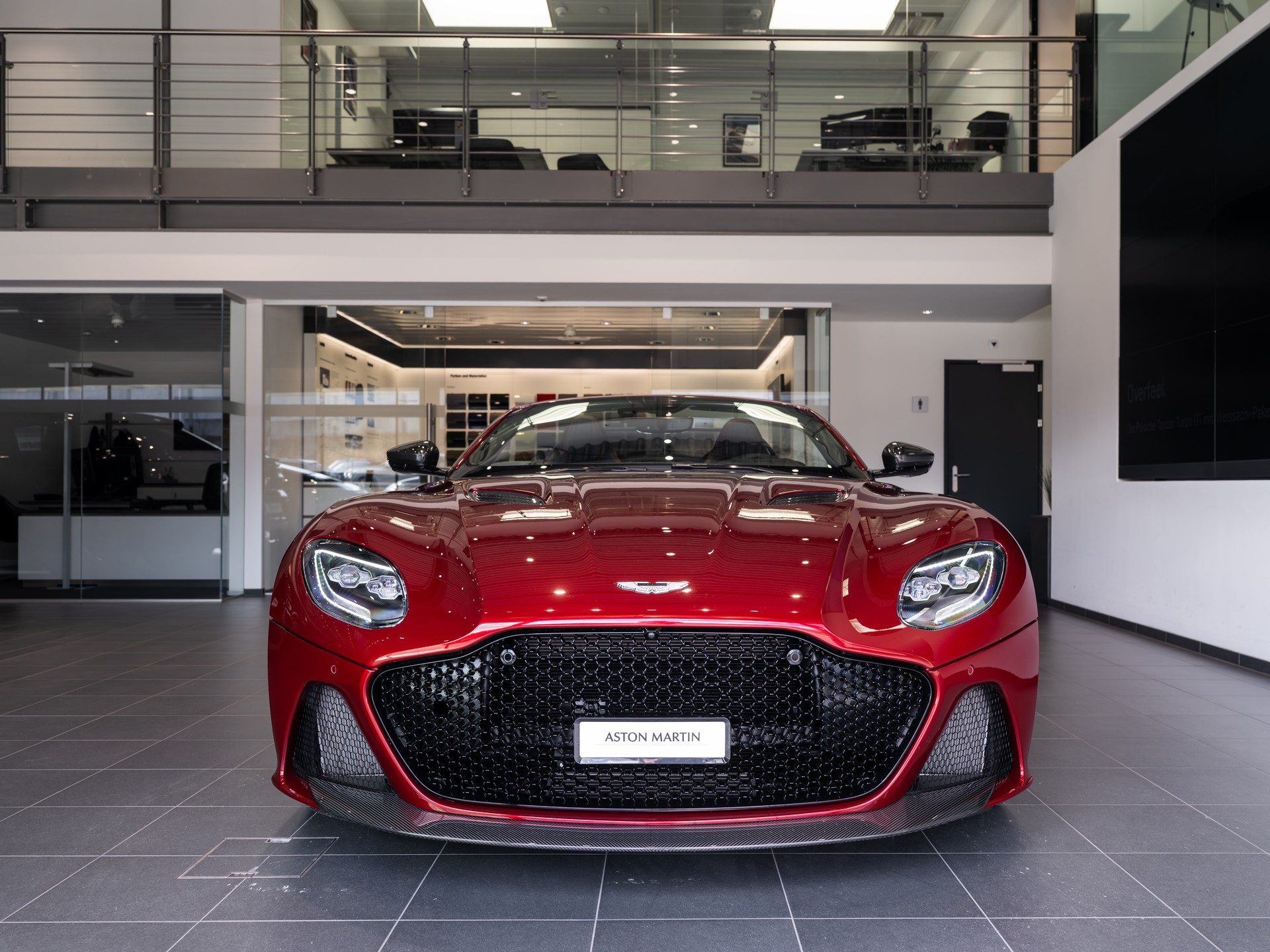 ASTON MARTIN DBS Superleggera Volante-image-7
