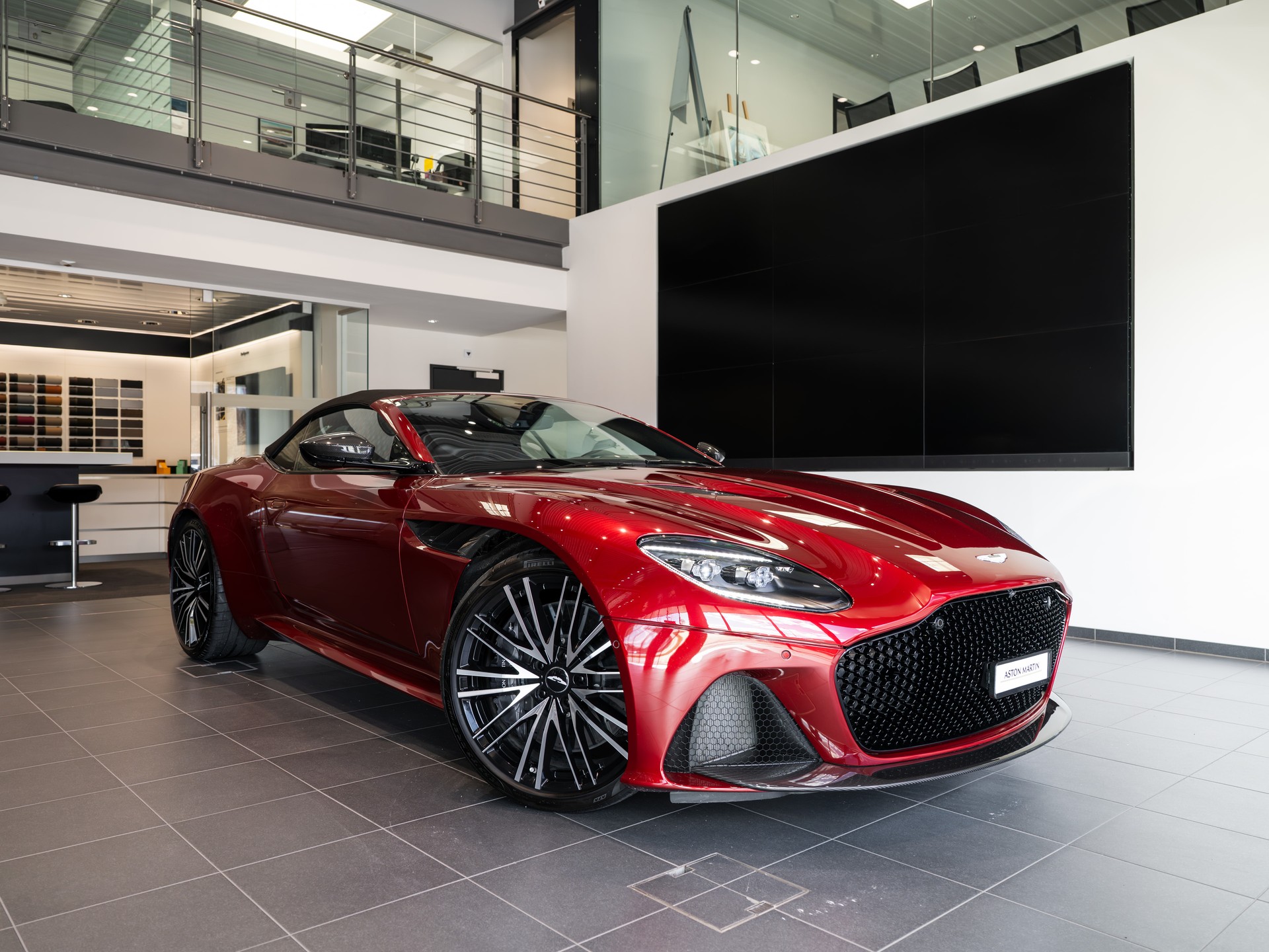 ASTON MARTIN DBS Superleggera Volante-image-8