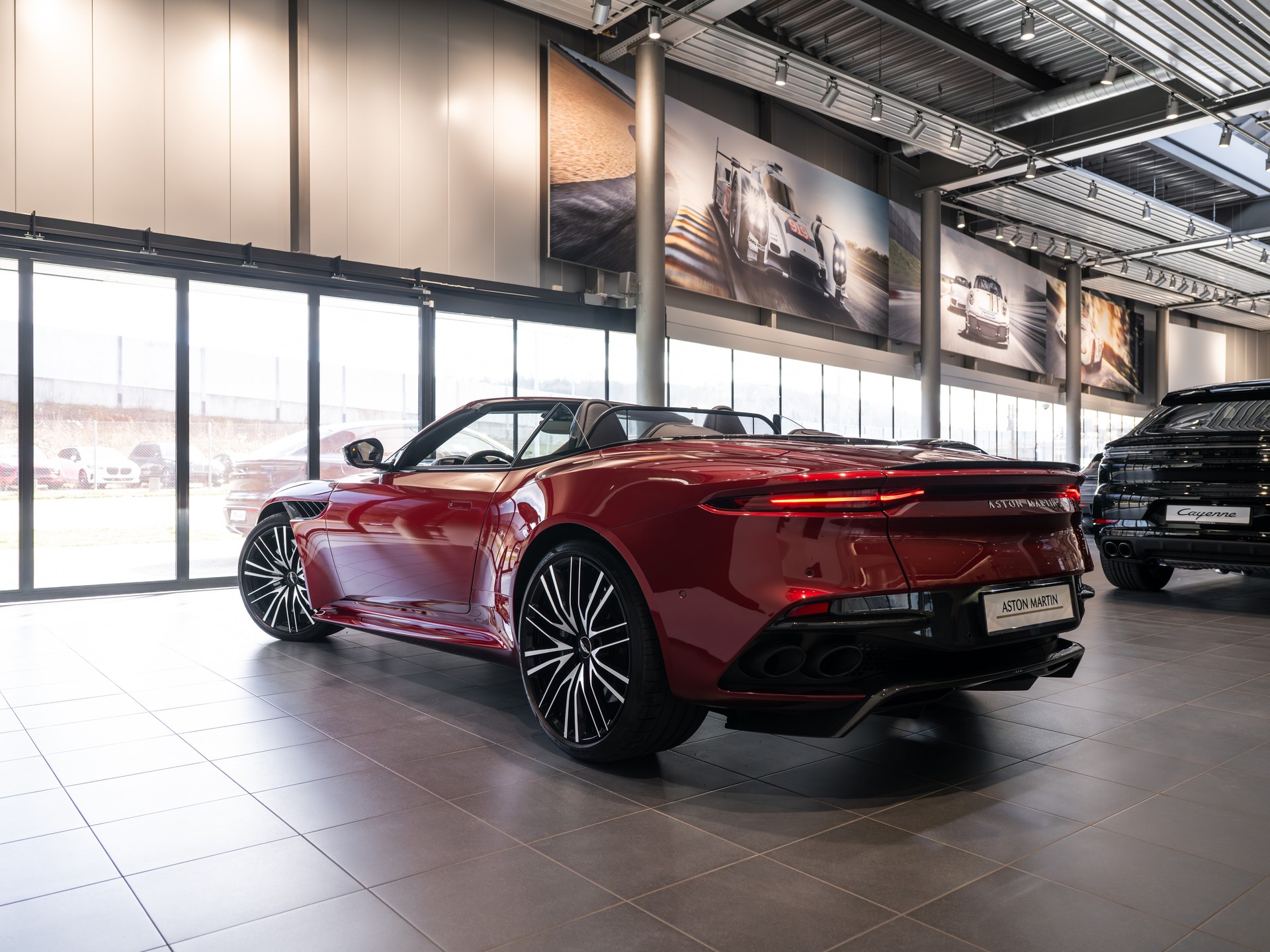 ASTON MARTIN DBS Superleggera Volante-image-5