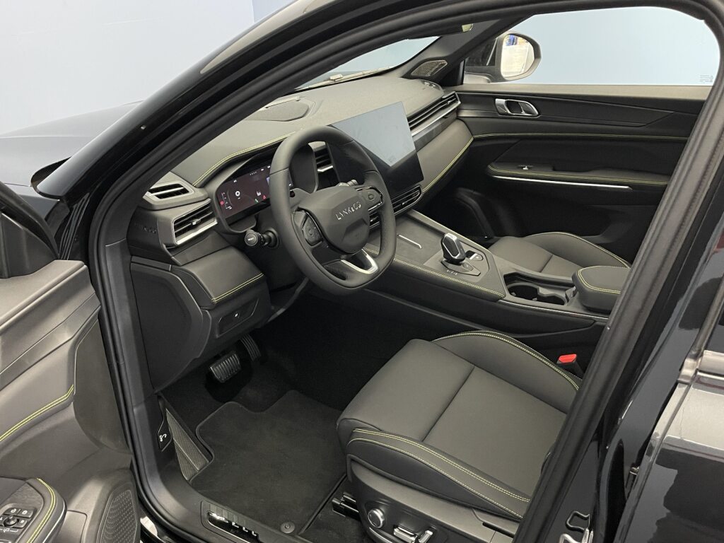 LYNK & CO 01 1.5 PHEV More-image-5