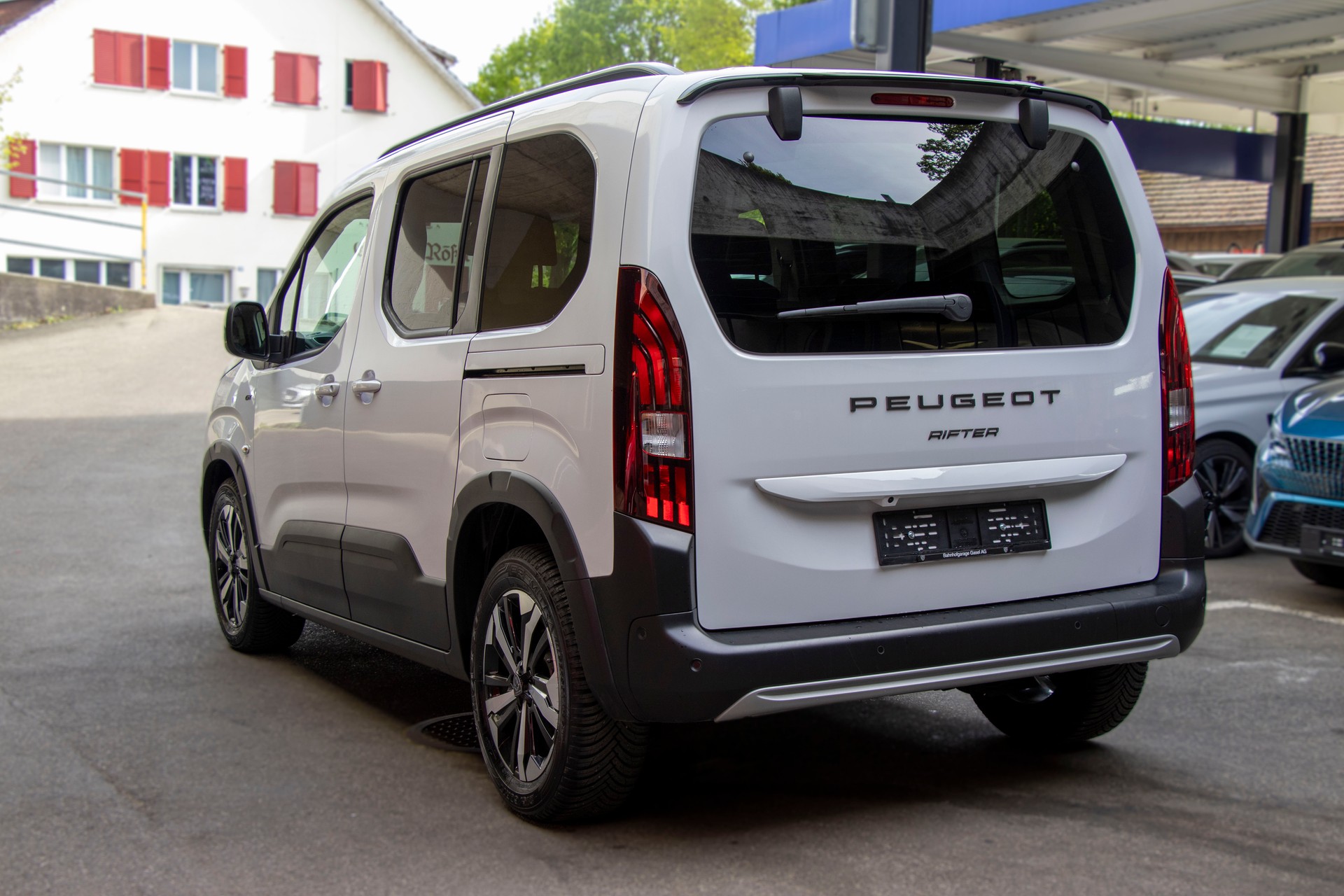 PEUGEOT Rifter 1.5 BlueHDi GT EAT8-showroom-element-1