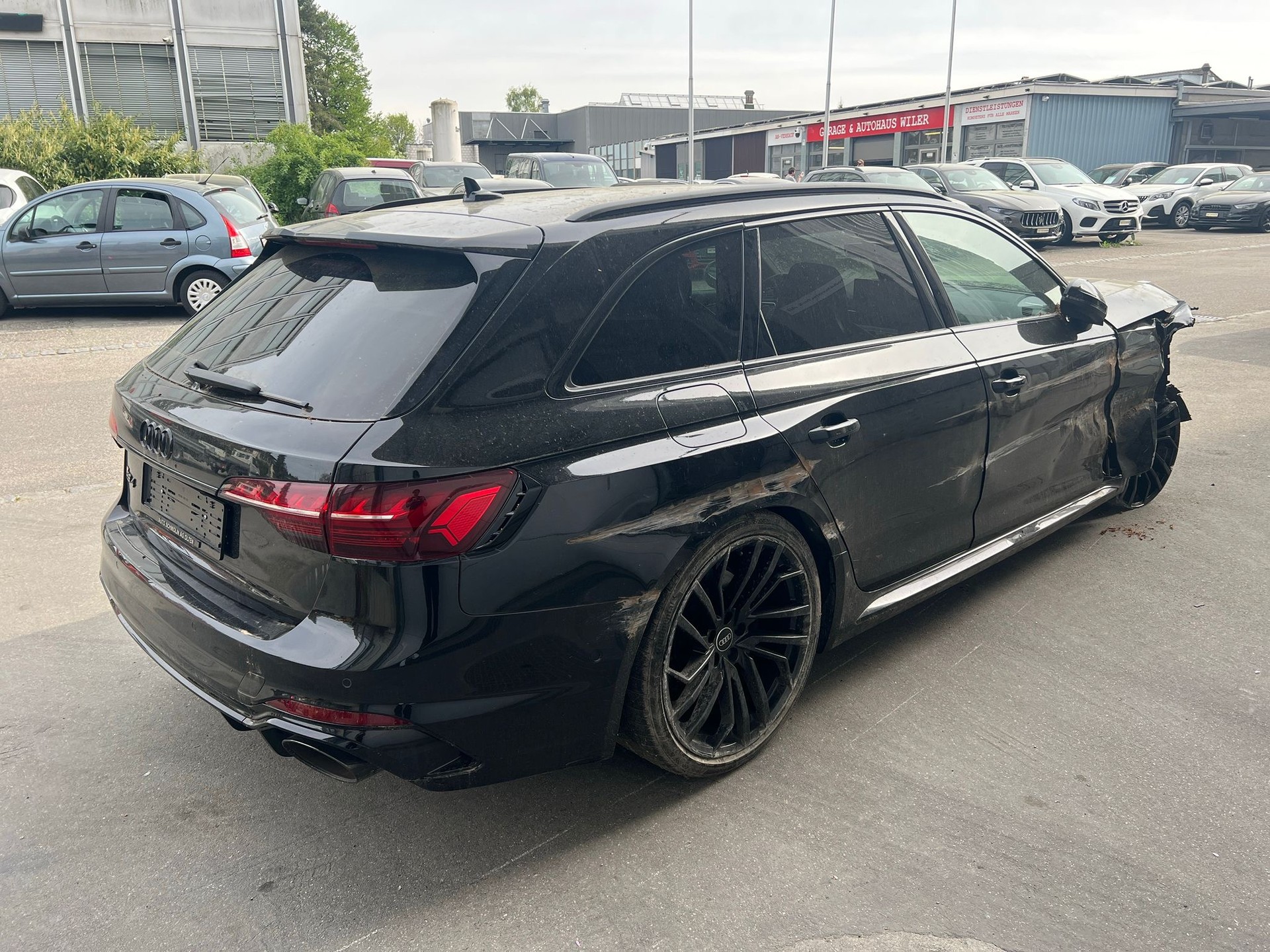 AUDI RS4 Avant quattro tiptronic-image-4