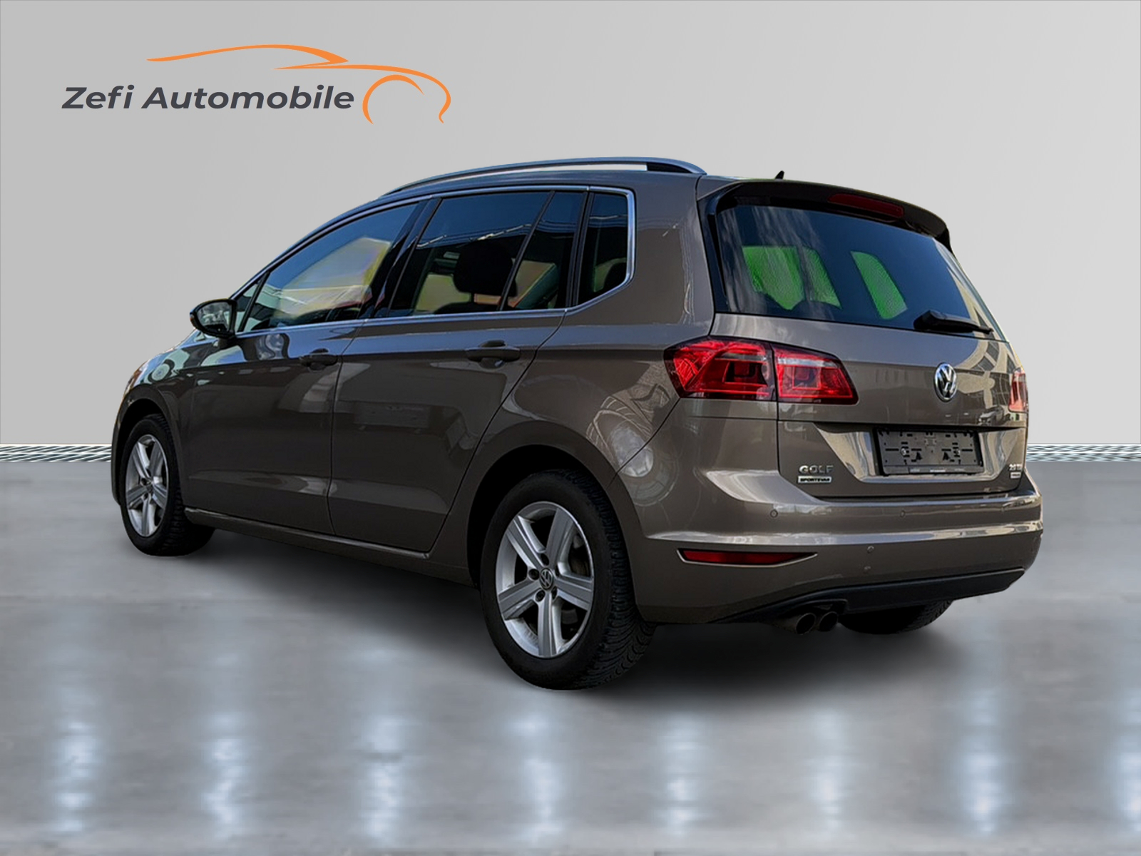 VW Golf Sportsvan 2.0 TDI Highline DSG-image-2